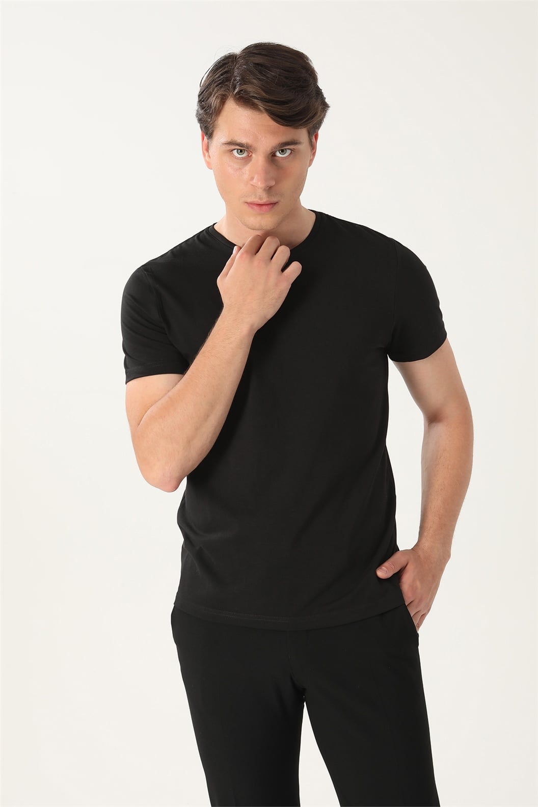 Siyah Slim Fit Bisiklet Yaka Basic T-Shirt