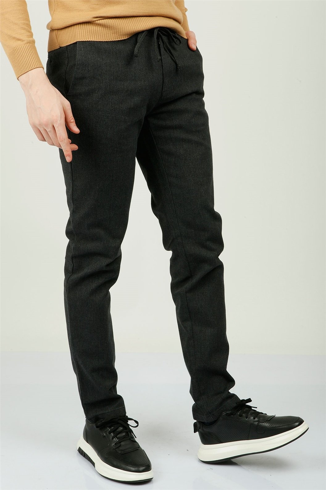 Siyah Slim Fit Pileli Pantolon