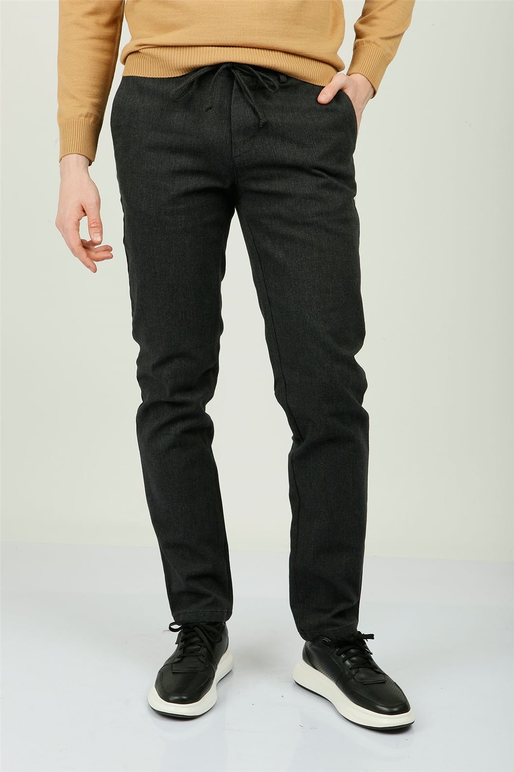 Siyah Slim Fit Pileli Pantolon