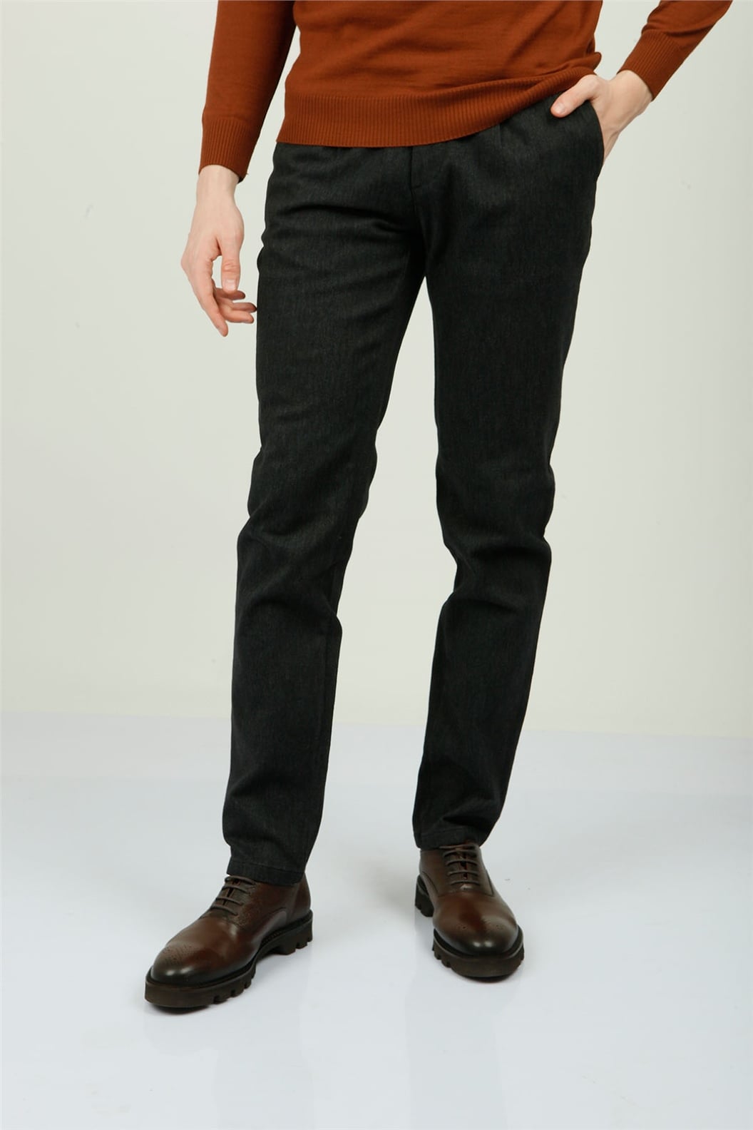 Siyah Slim Fit Pileli Pantolon