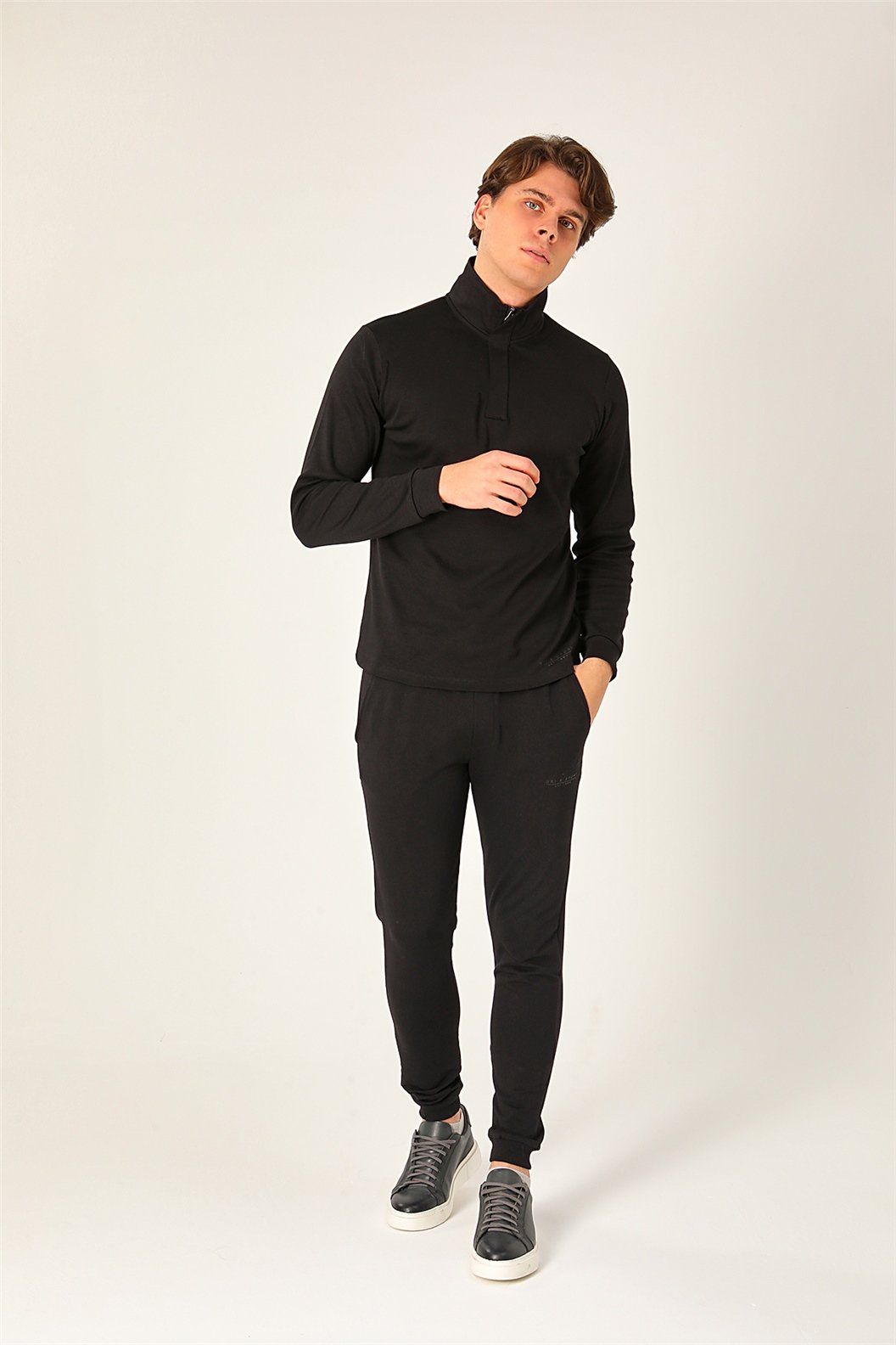 Siyah Slim Fit Sweatshirt