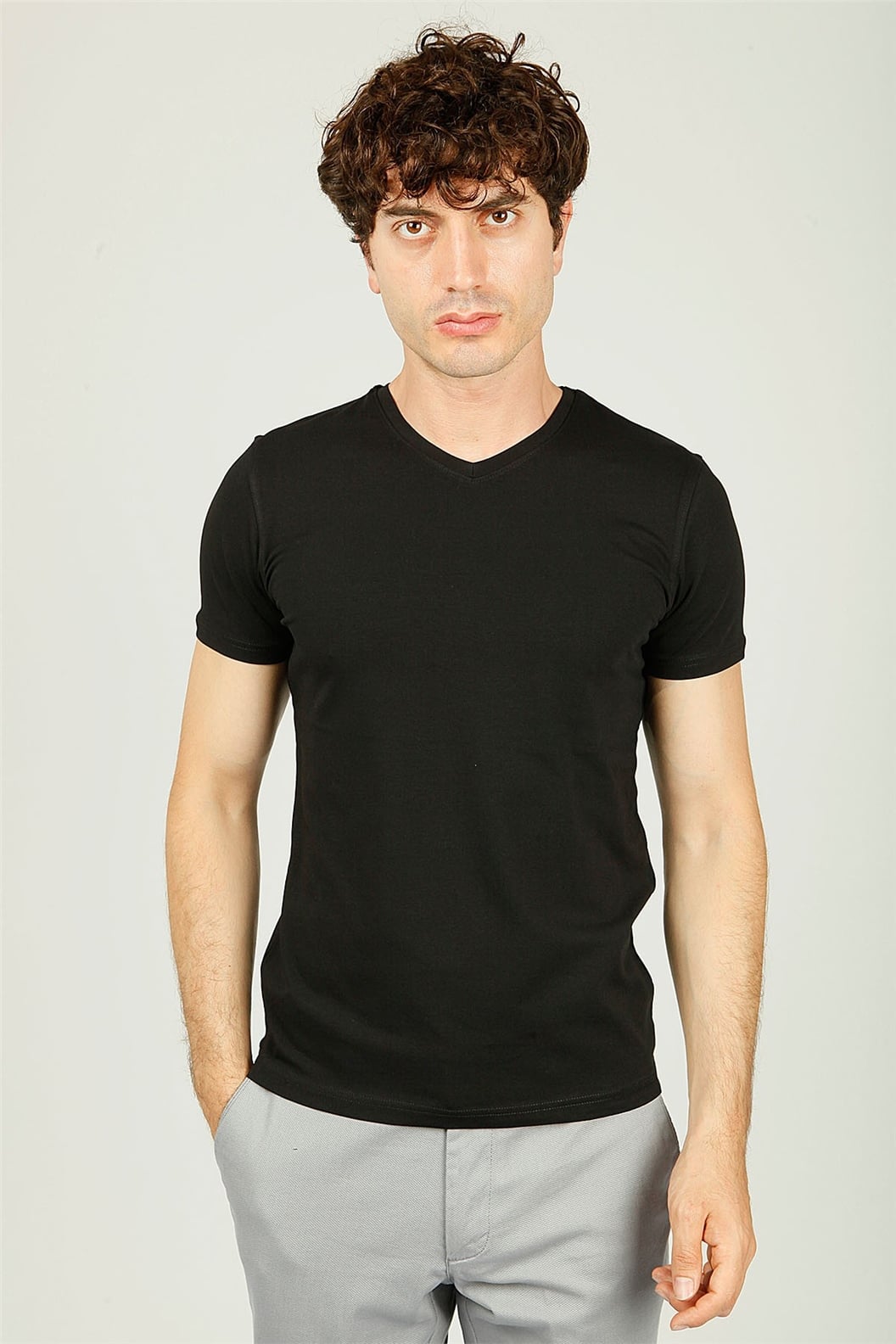 Siyah V Yaka Basic Slim Fit T-shirt