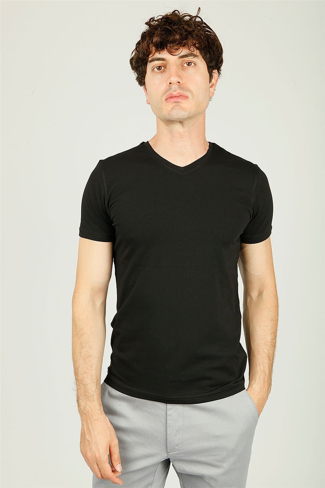 Siyah V Yaka Basic Slim Fit T-shirt