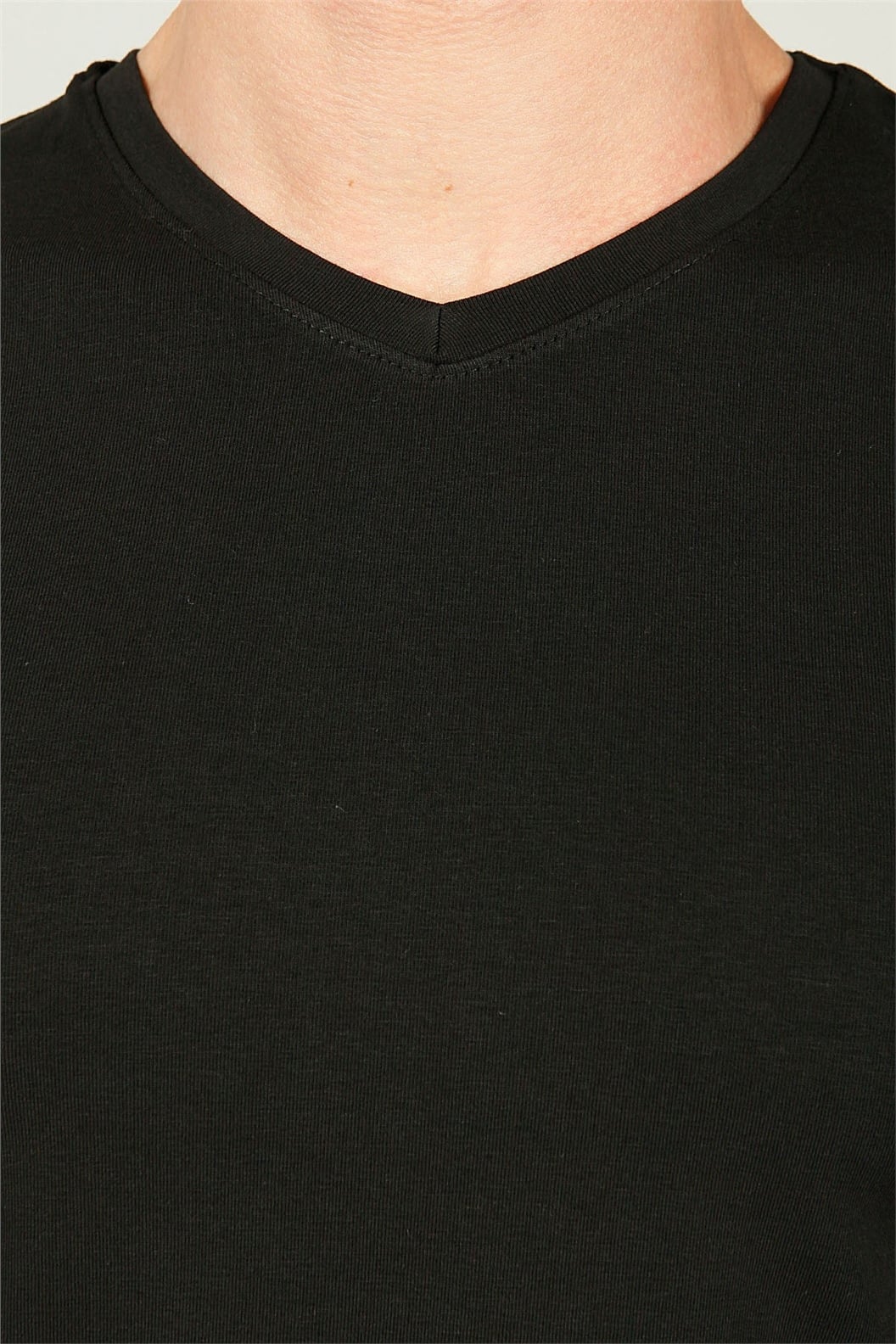Siyah V Yaka Basic Slim Fit T-shirt