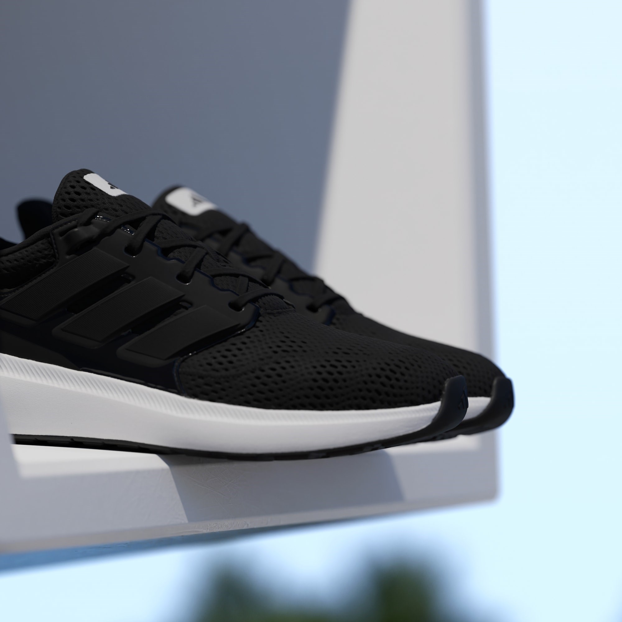 ADİDAS ULTIMASHOW 2.0 CBLACK/CBLACK/FTWWHT