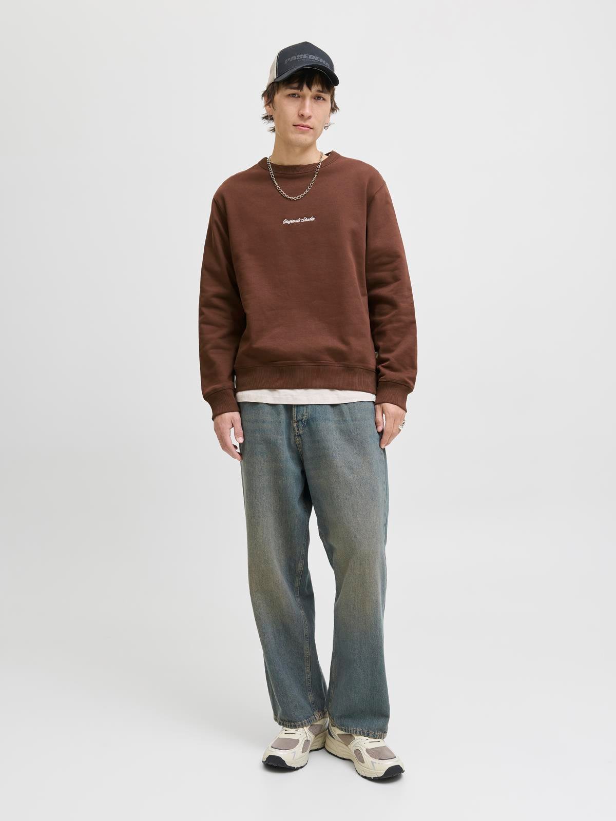 JORNORREBRO EMB SWEAT CREW NOOS Deep Mahogany