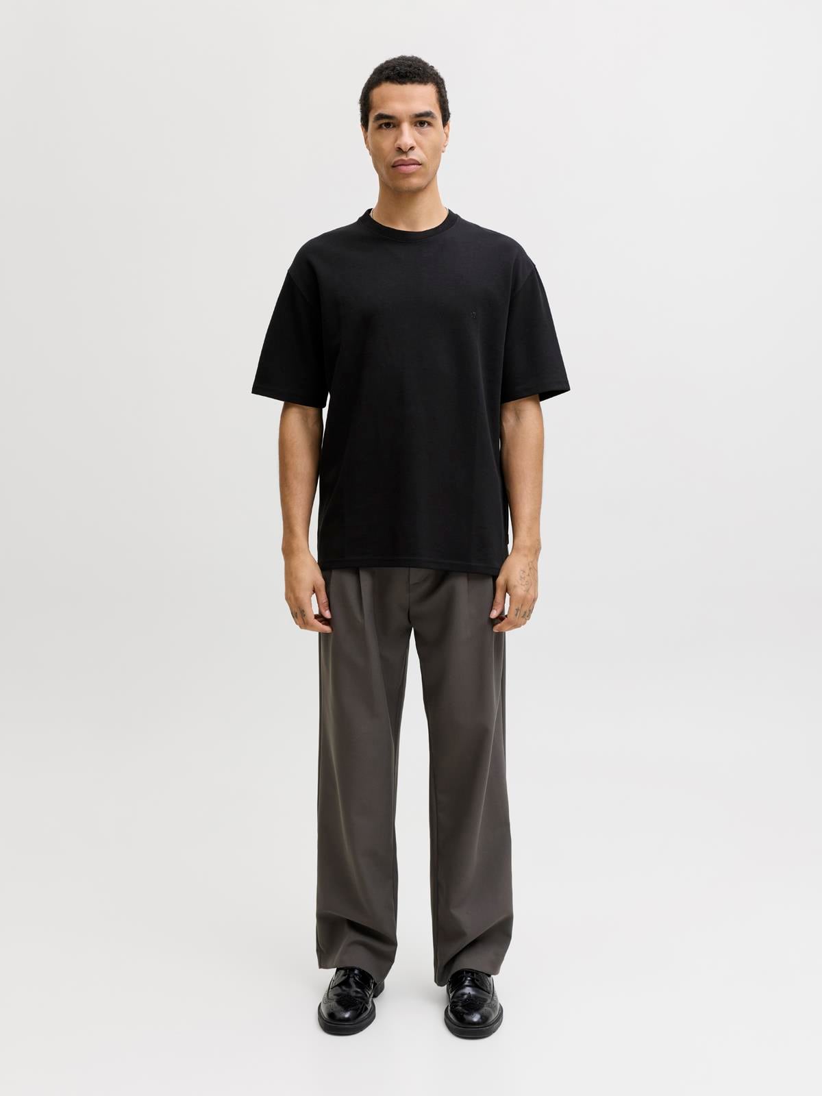 JPRBLAETHAN SS LOGO TEE SN Black