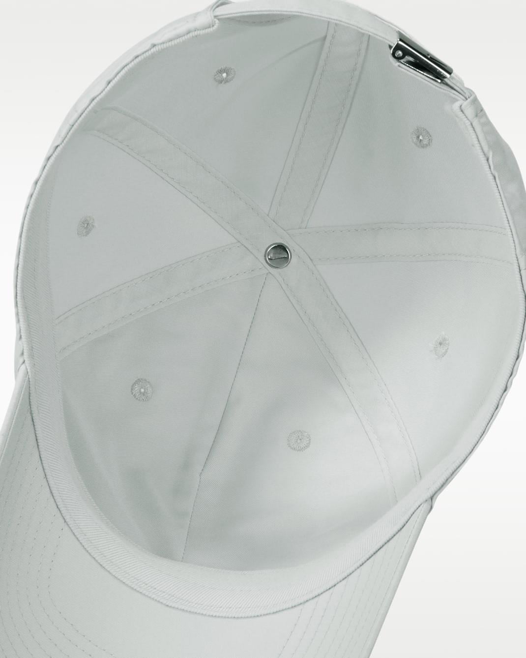 Nike Dri-FIT Club Unstructured Metal Swoosh Cap Ekru