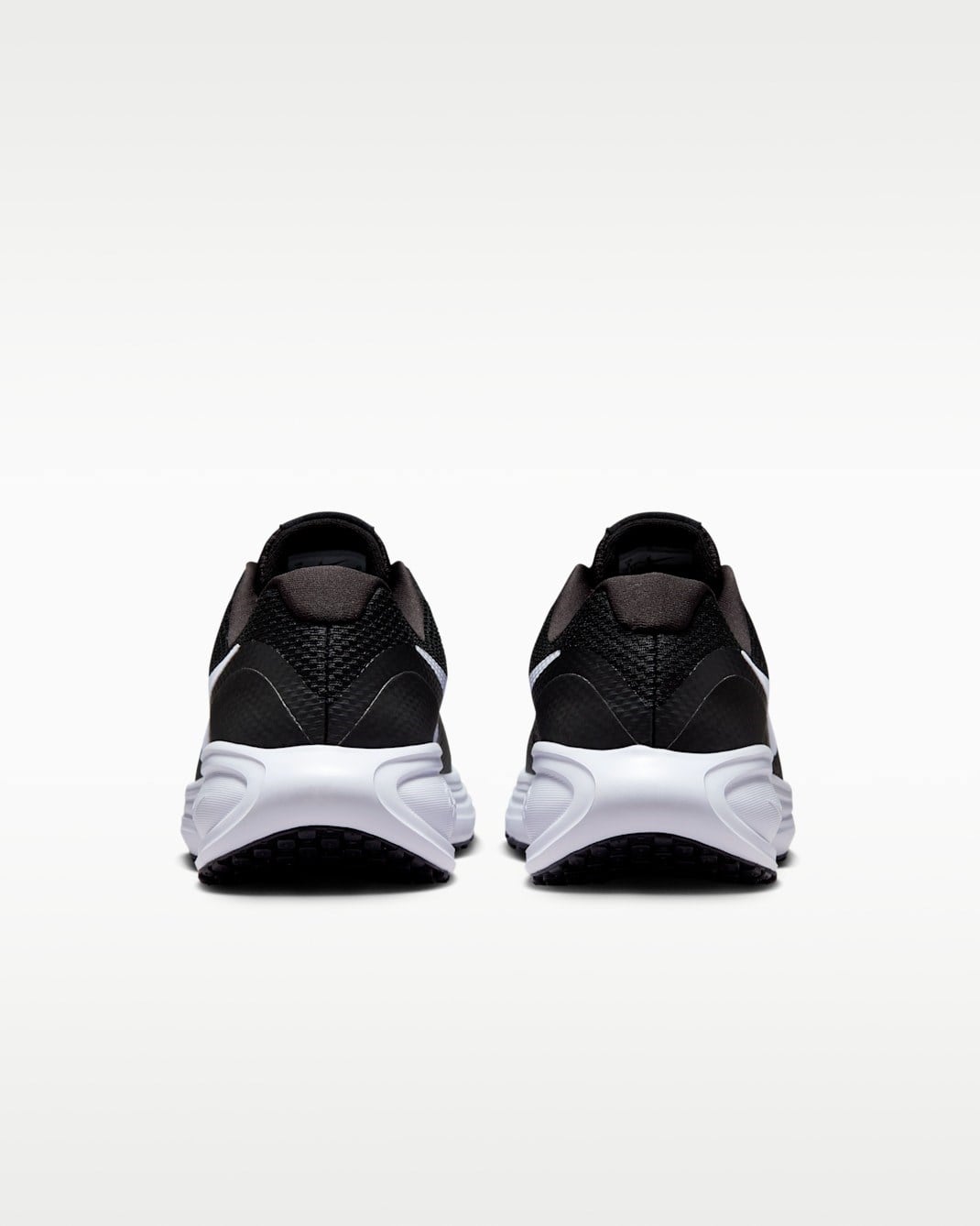 Nike Revolution 8 Black