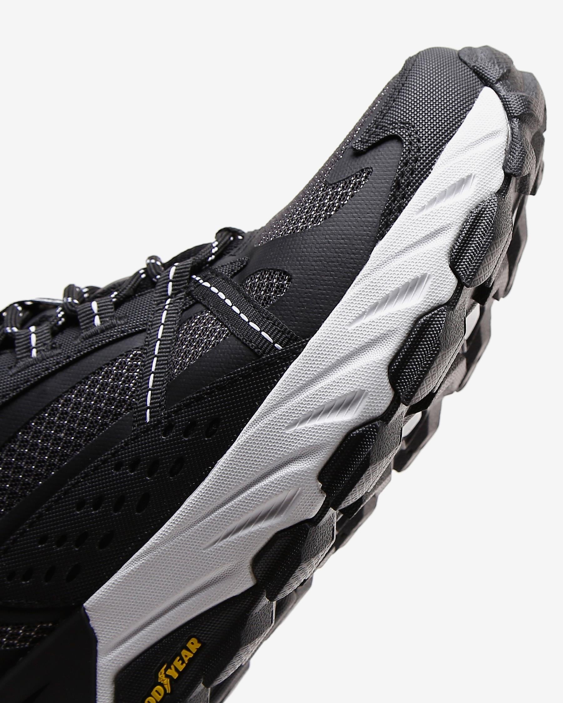Skechers MAX PROTECT Siyah/Beyaz