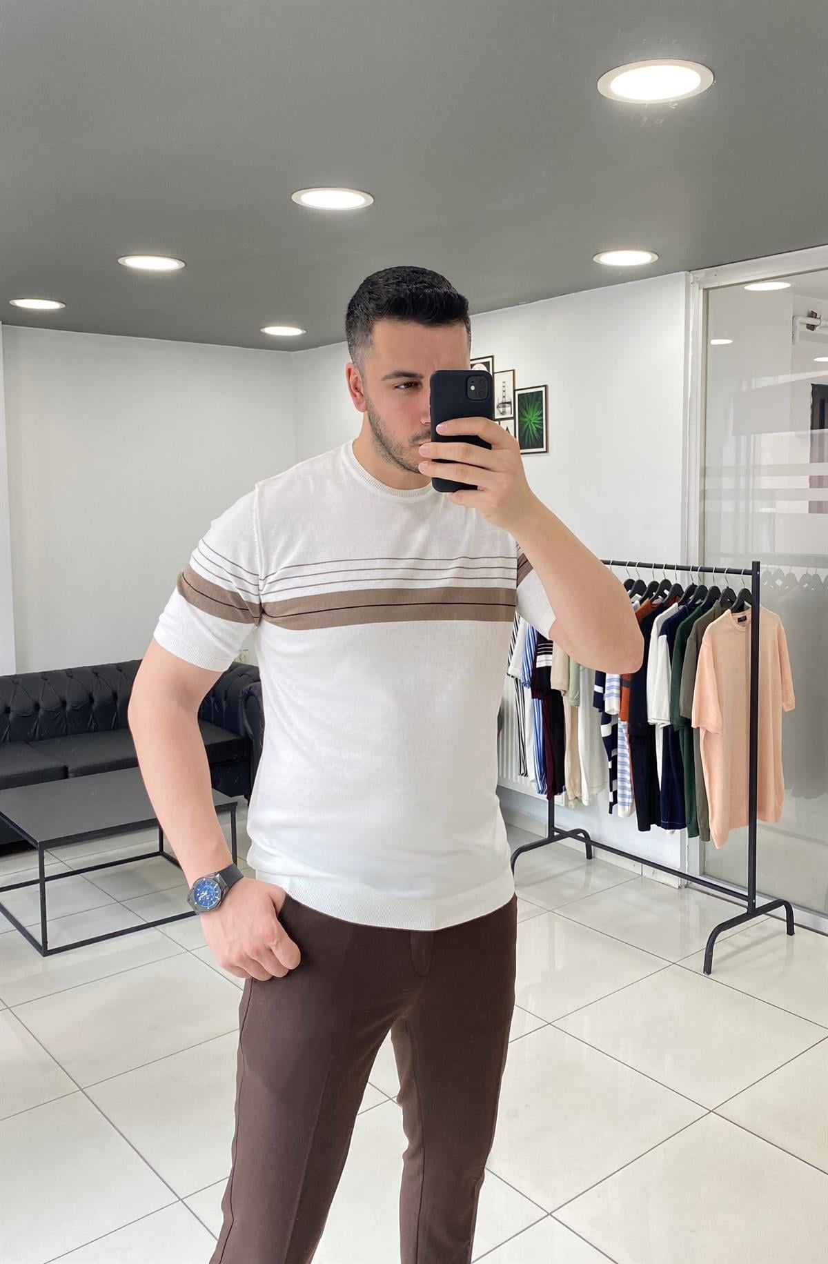Beyaz Bej Desenli Örme Triko Tişört