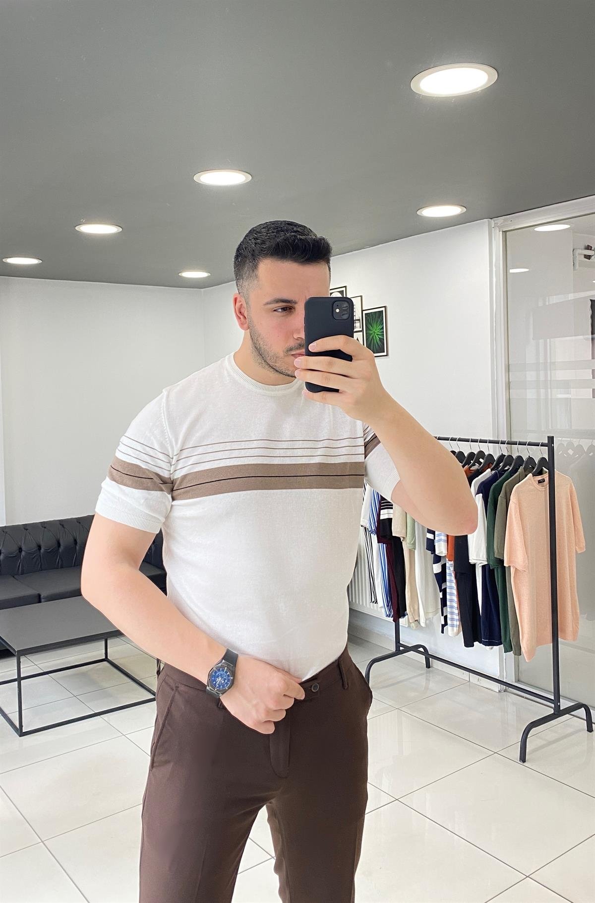 Beyaz Bej Desenli Örme Triko Tişört