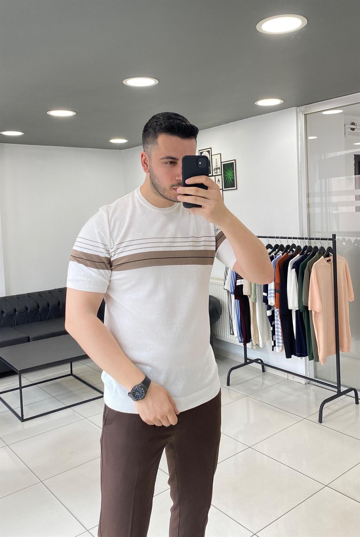 Beyaz Bej Desenli Örme Triko Tişört