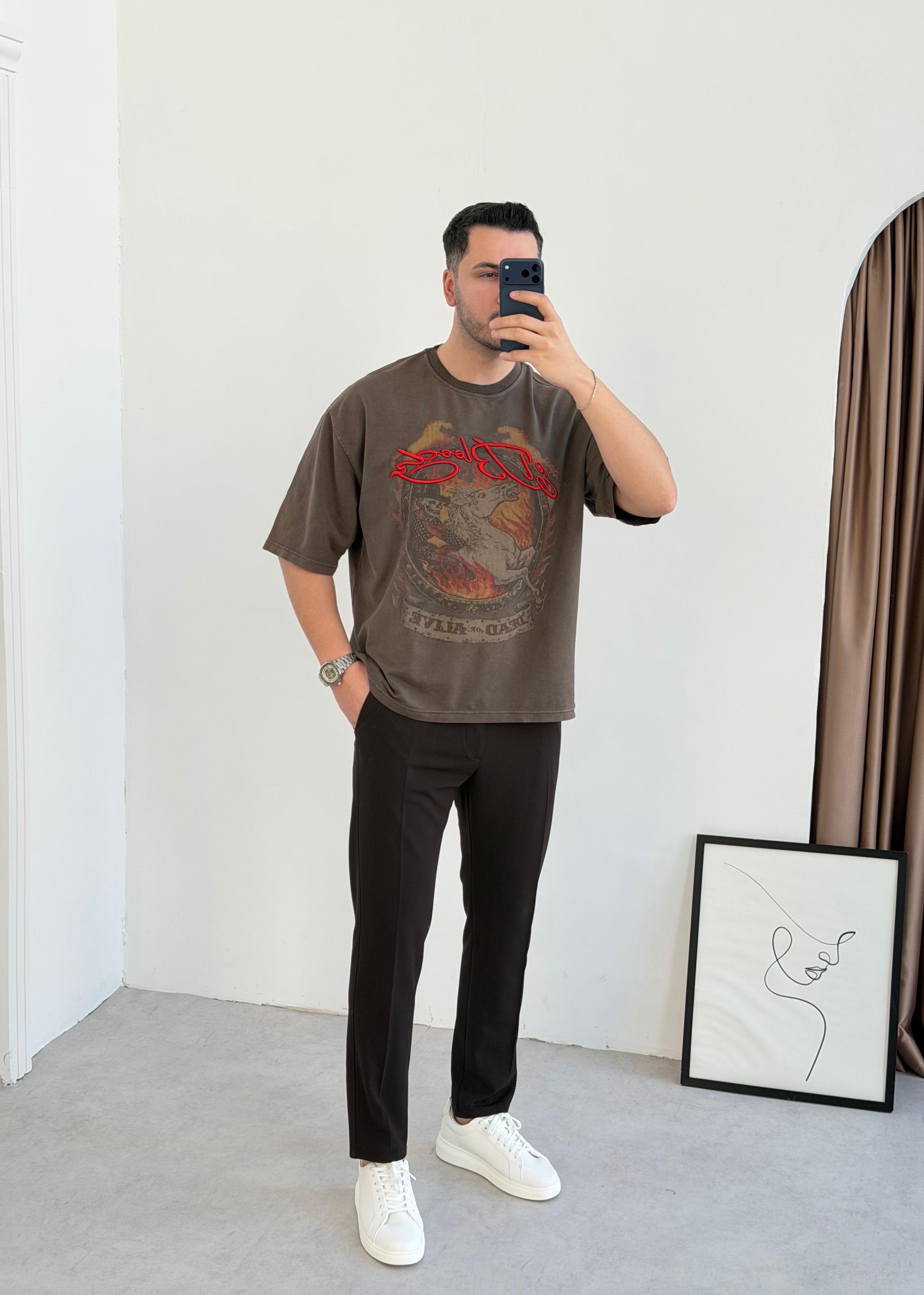 Block Nakışlı Yıkamalı Oversize Kahve Tişört
