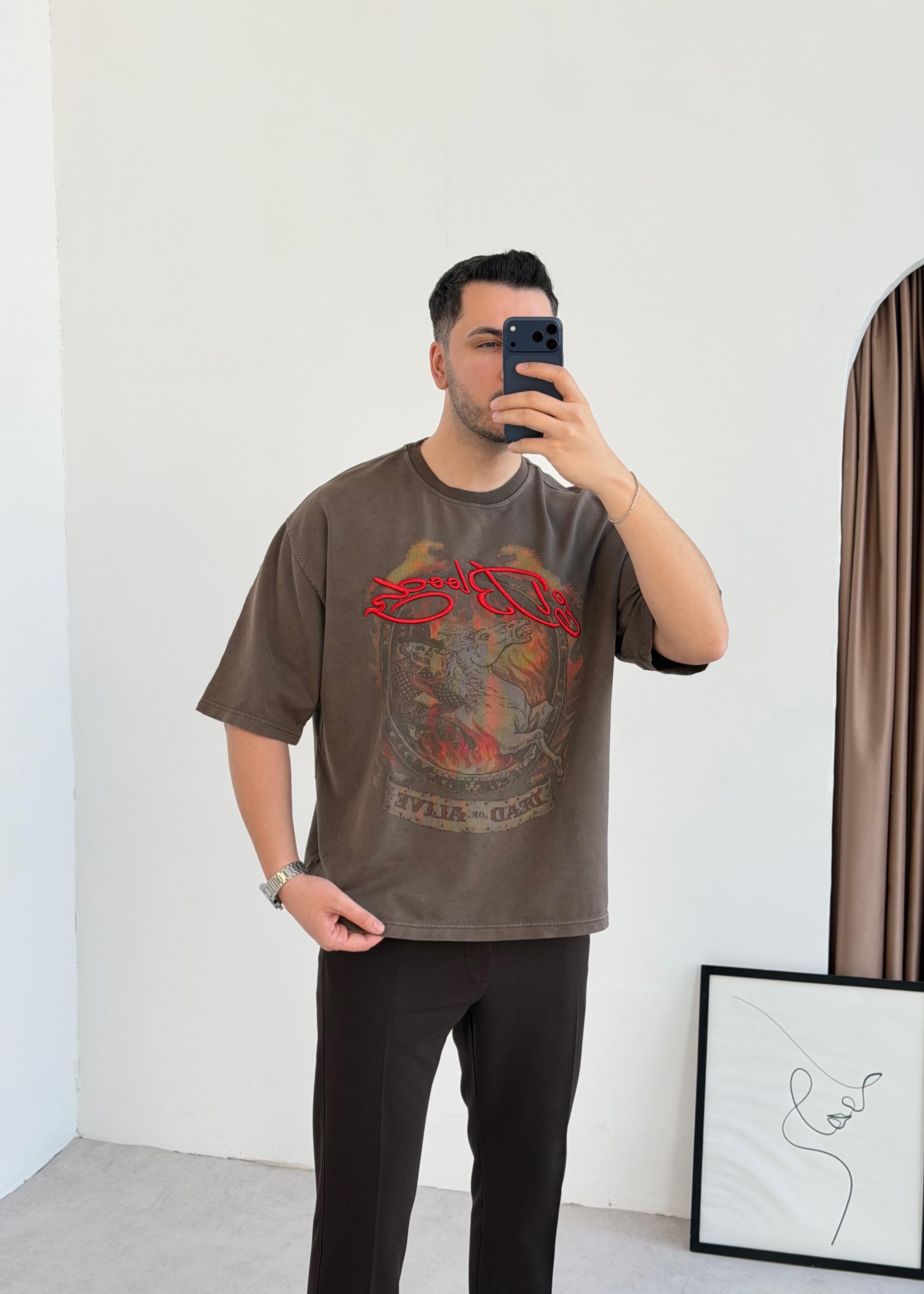 Block Nakışlı Yıkamalı Oversize Kahve Tişört