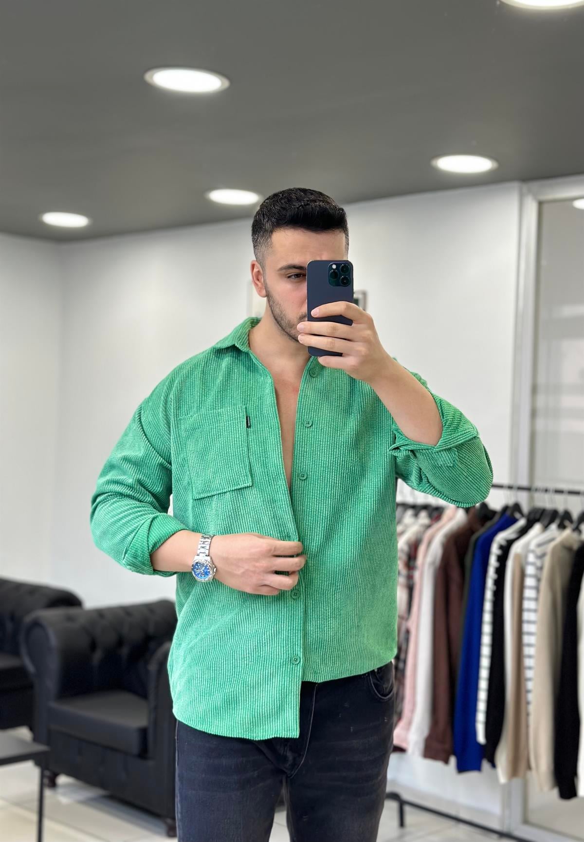 Cepli Yeşil Oversize Kadife Gömlek