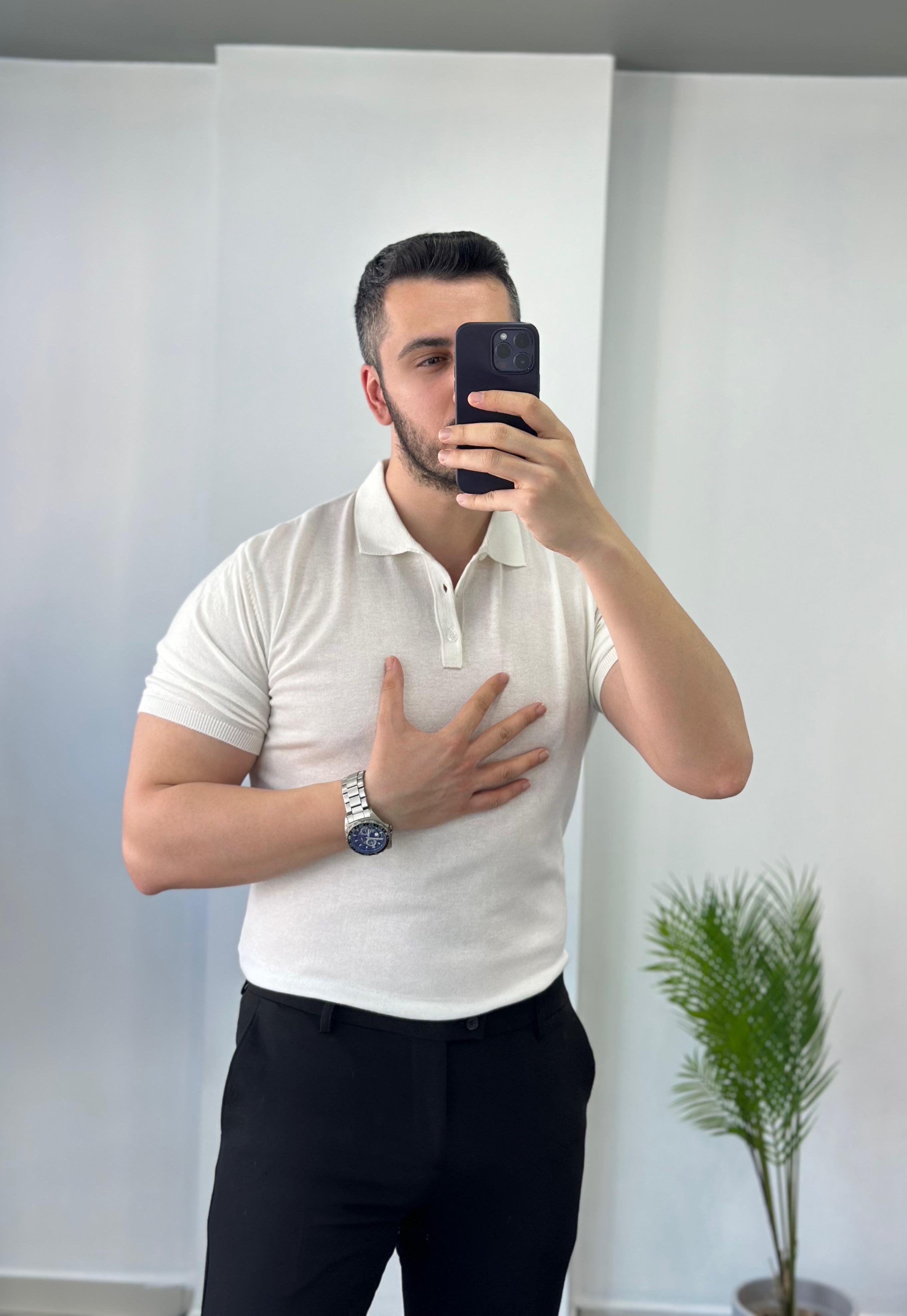 Düğmeli Beyaz Triko Tişört 