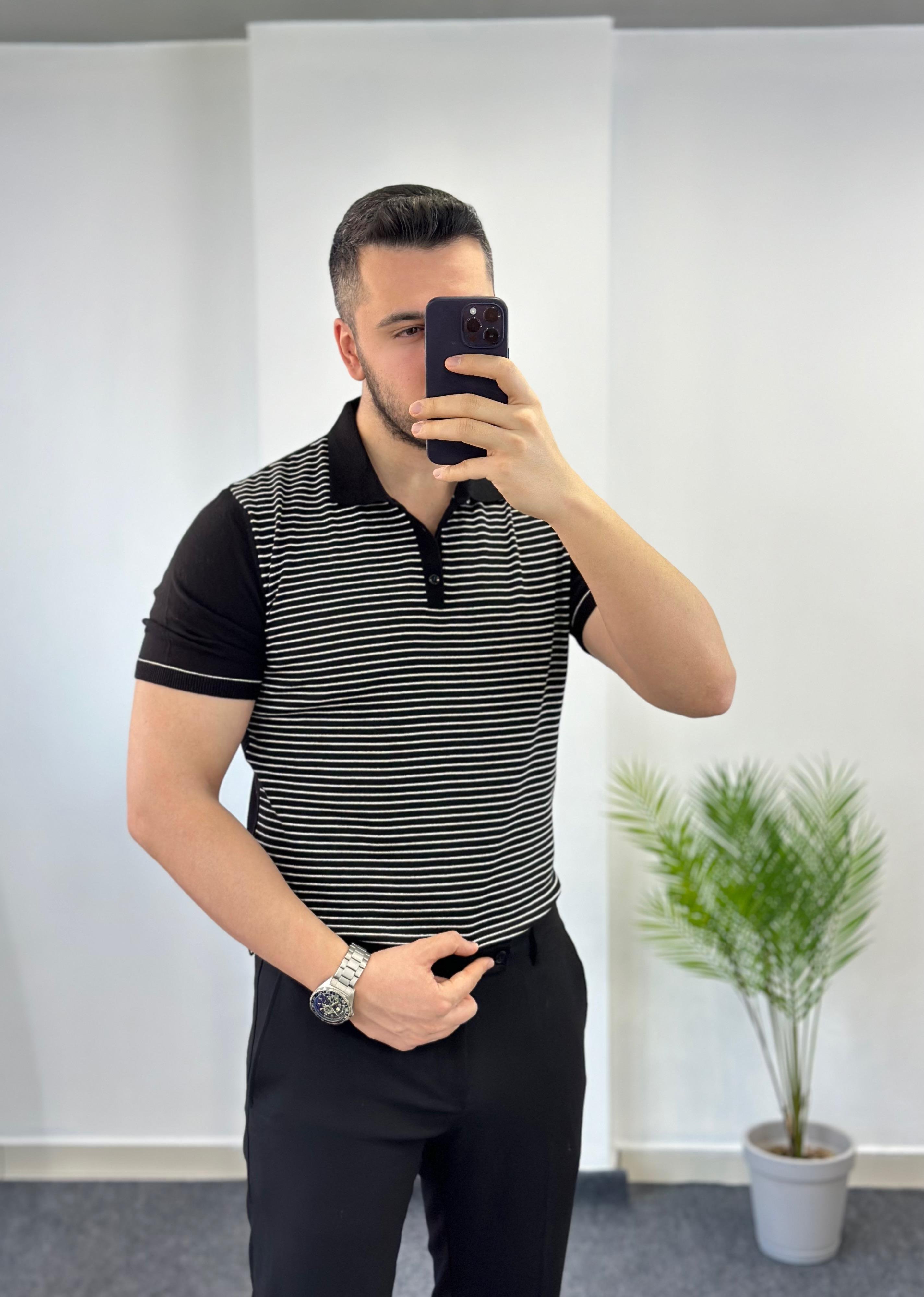 Düğmeli Siyah Çizgili Triko Tişört