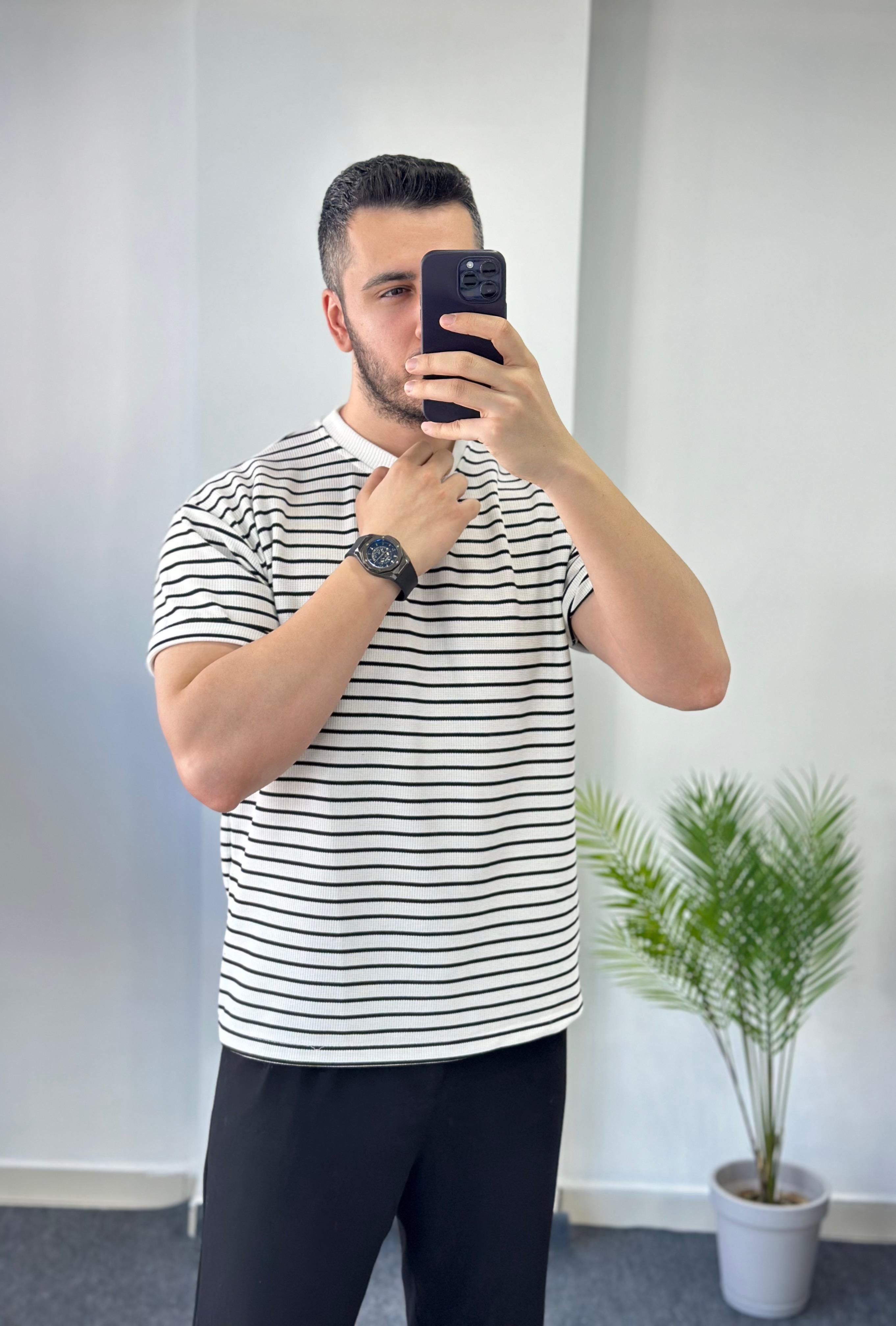 Örme Beyaz Çizgili Tişört 