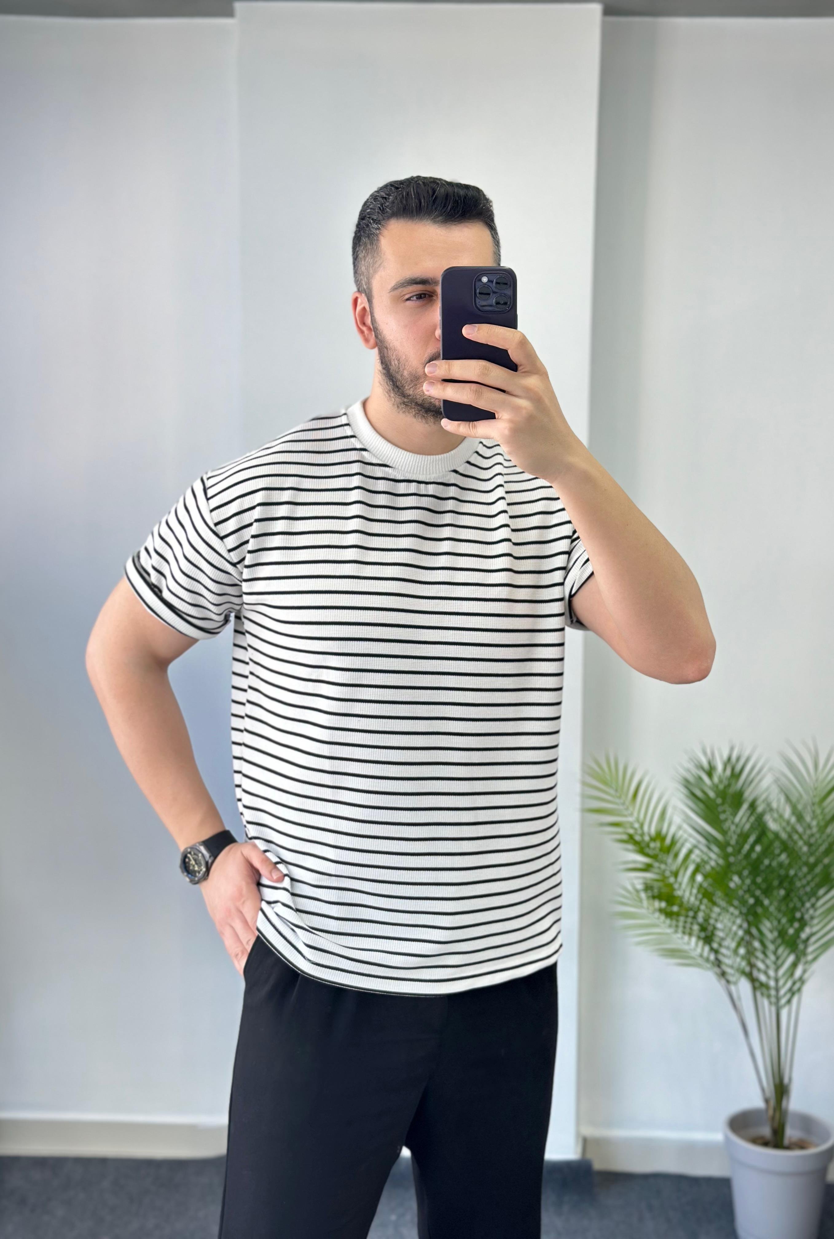 Örme Beyaz Çizgili Tişört 
