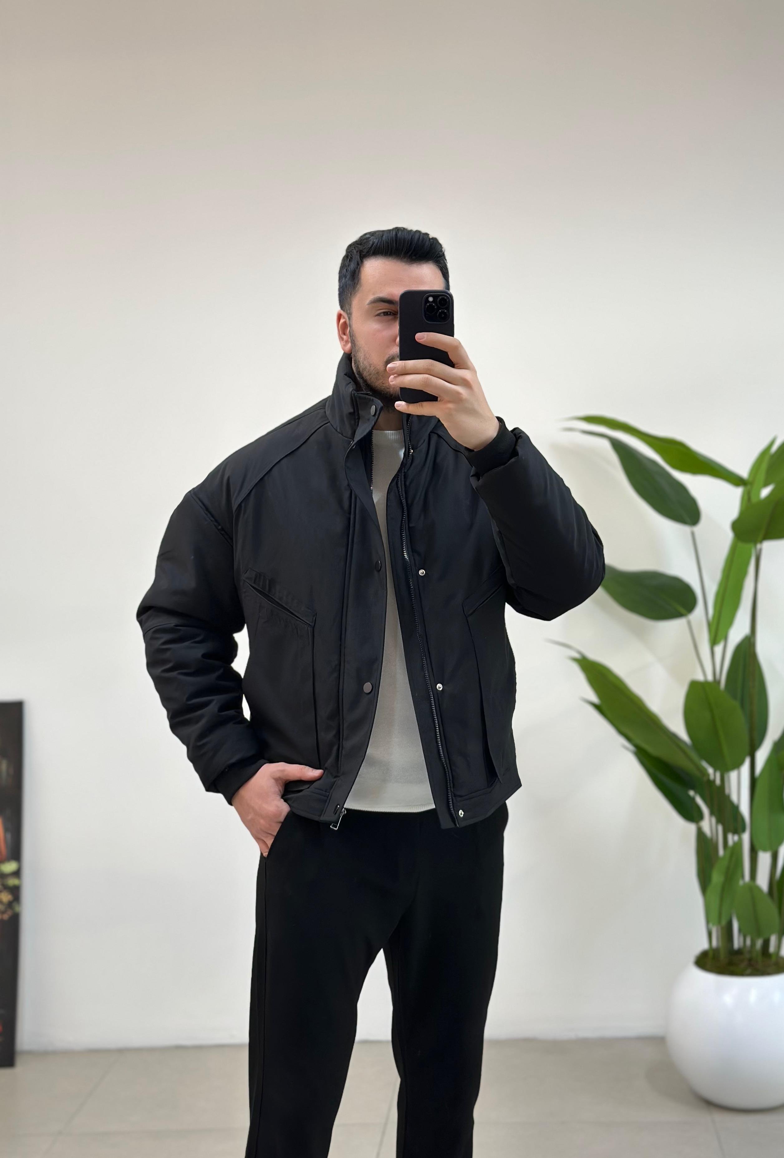 Oversize Siyah İçi Kapitoneli Mont