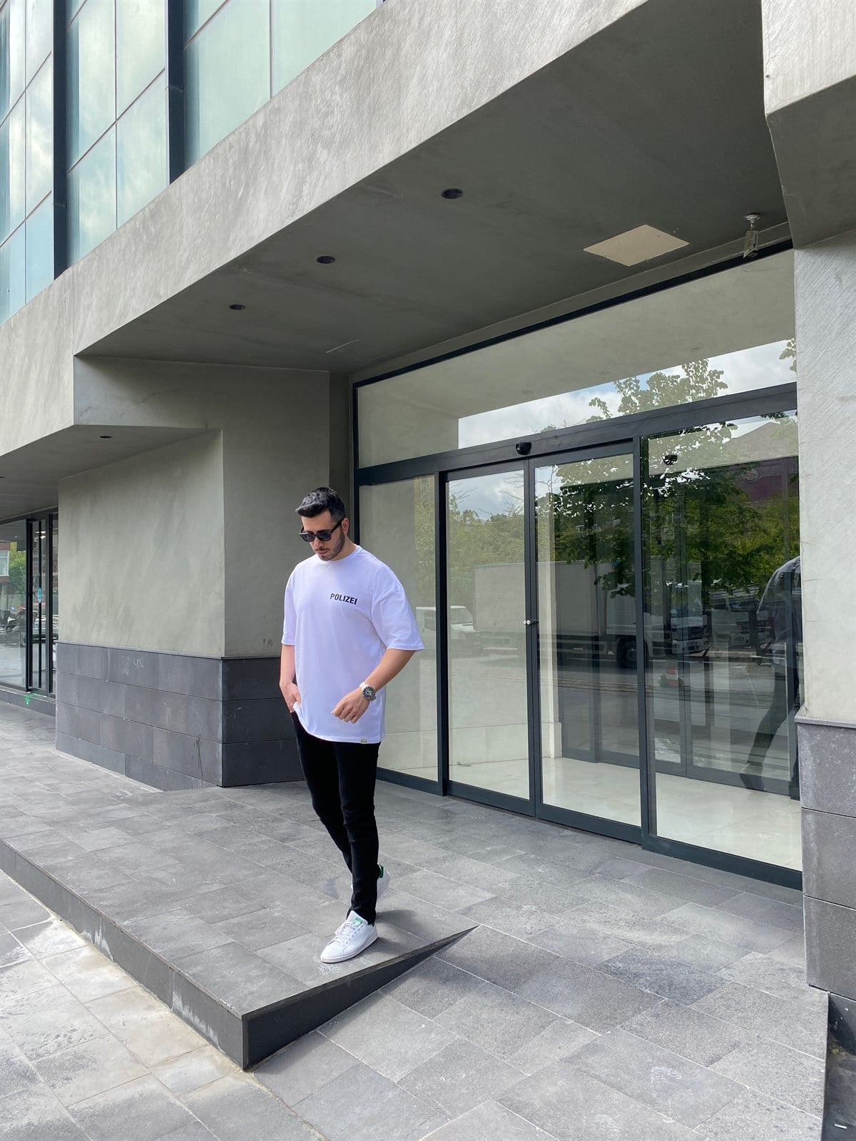 Polızeı Beyaz Oversize Tshirt 