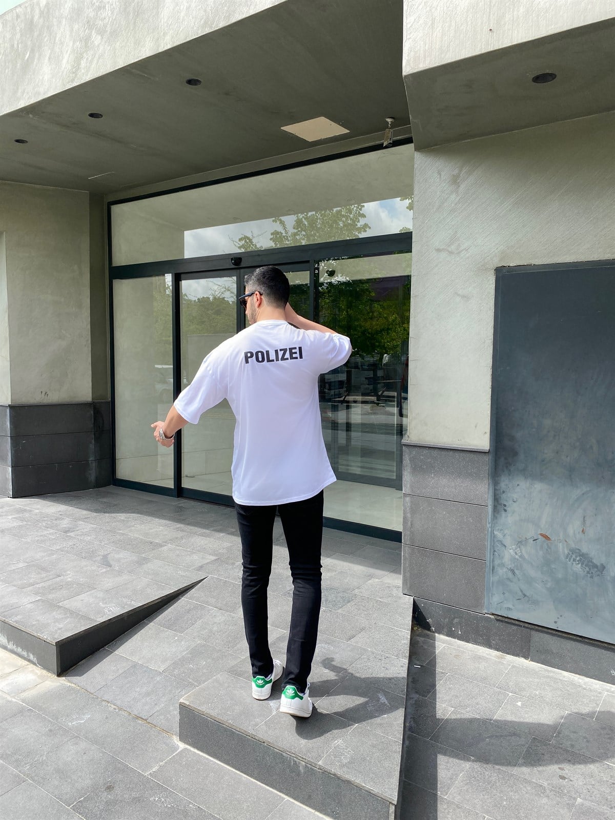 Polızeı Beyaz Oversize Tshirt 