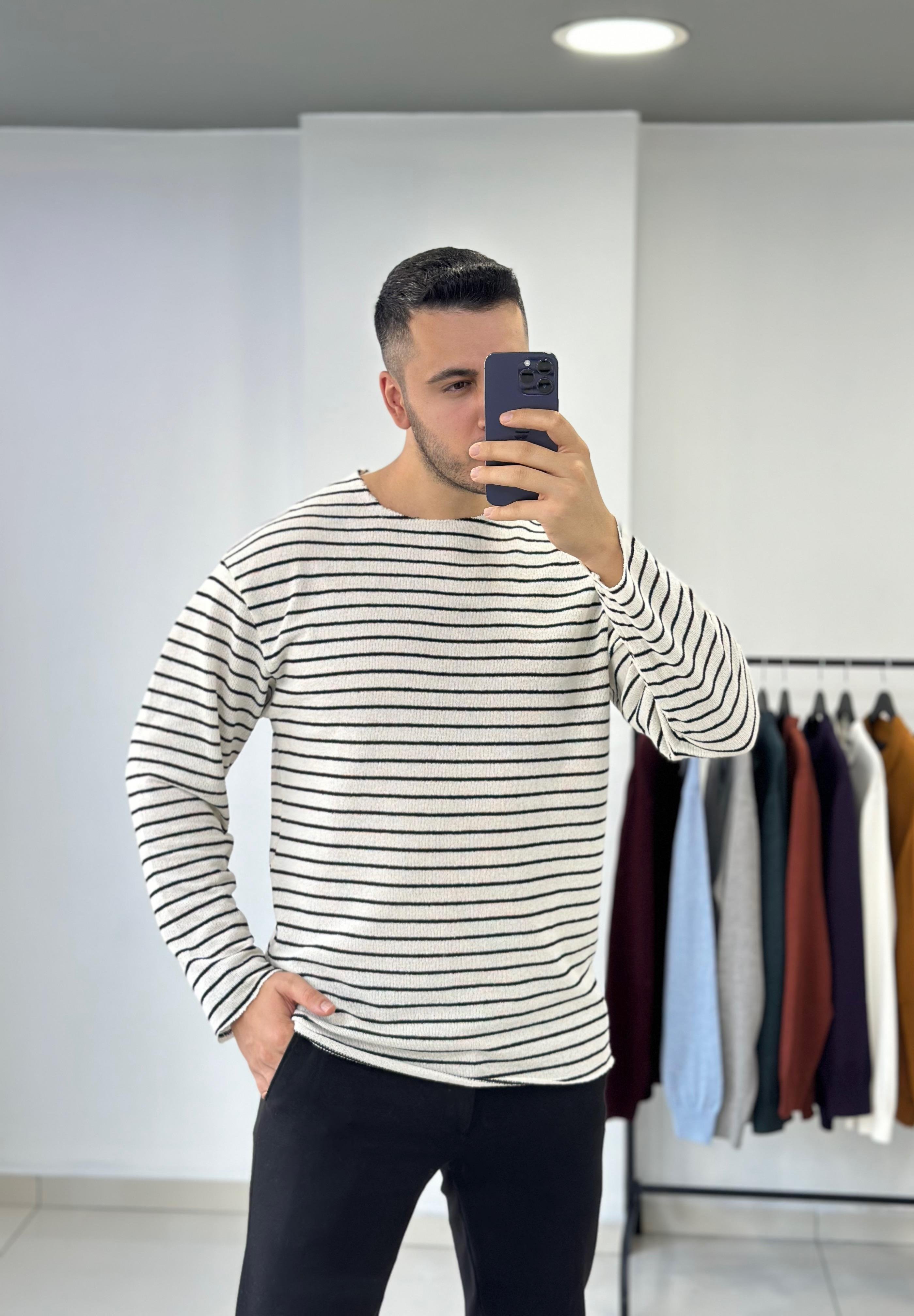 Siyah Çizgili  Oversize Triko