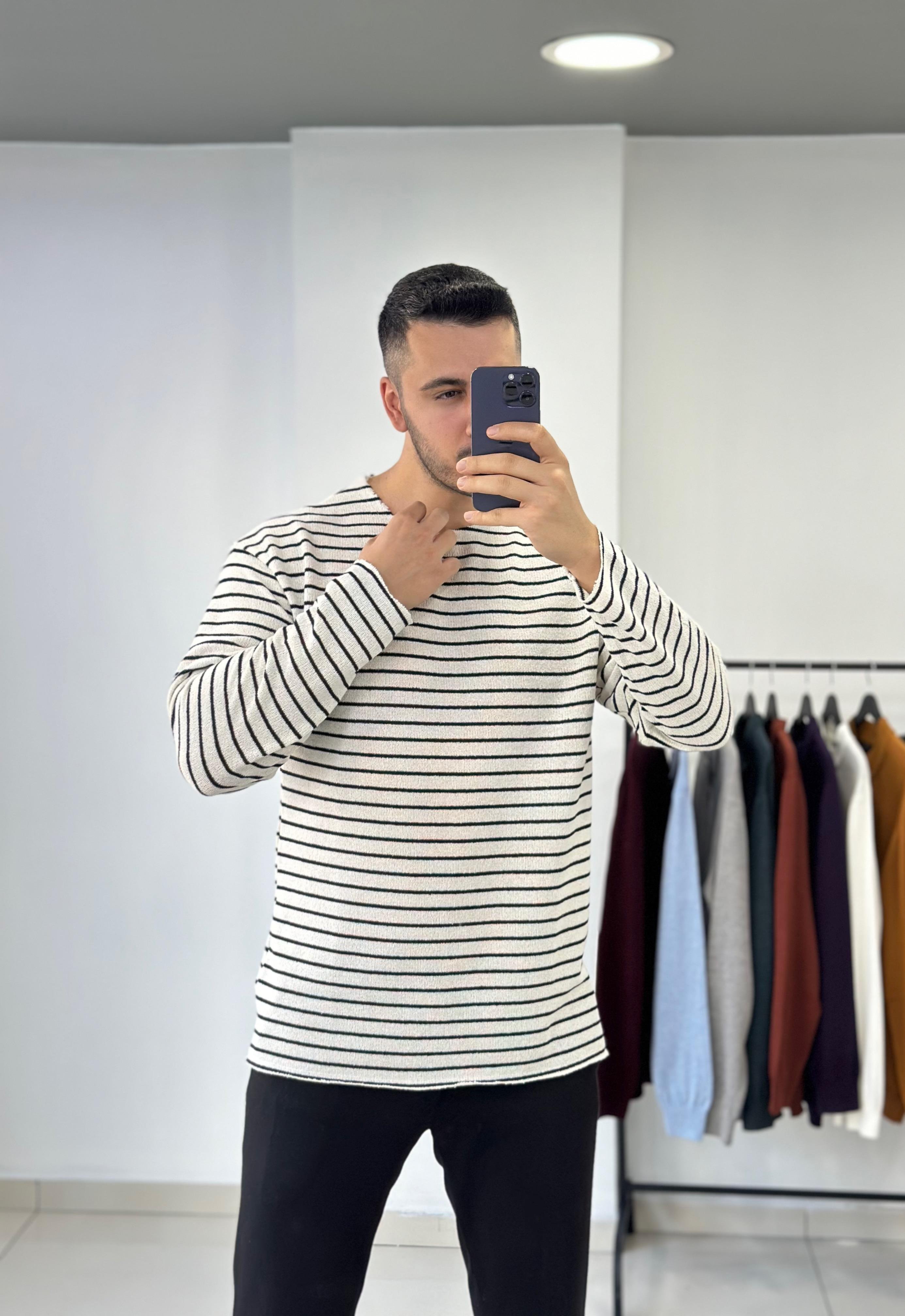 Siyah Çizgili  Oversize Triko