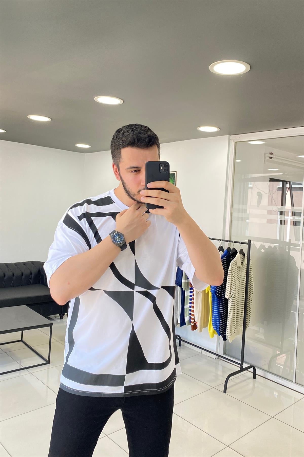 Siyah Desen Oversize Beyaz Tişört 