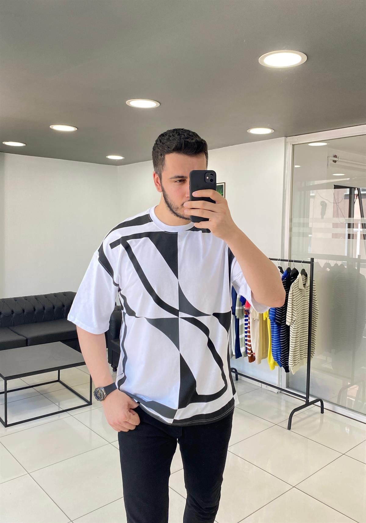 Siyah Desen Oversize Beyaz Tişört 