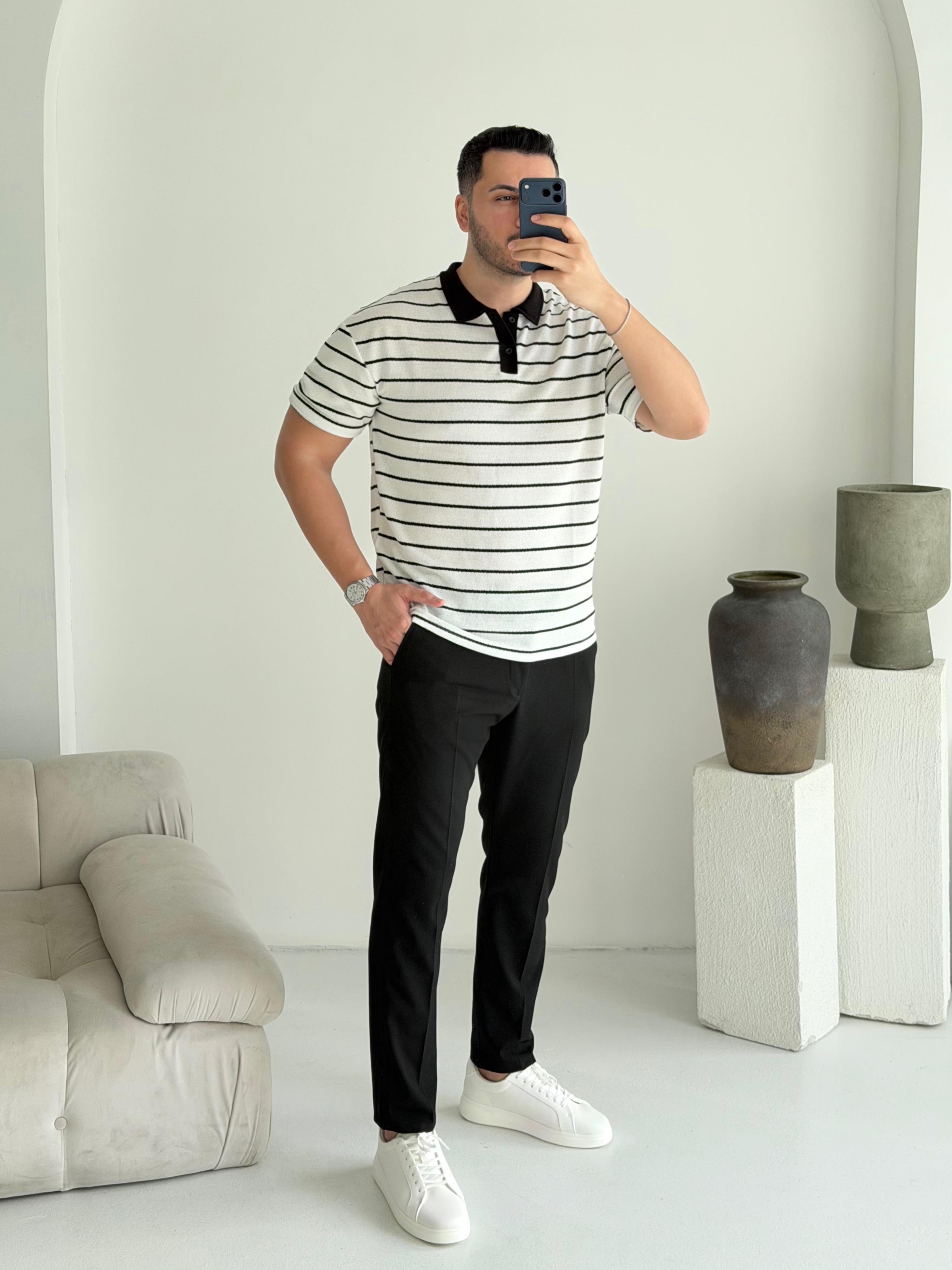 Yaka Detay Siyah Çizgili Tişört