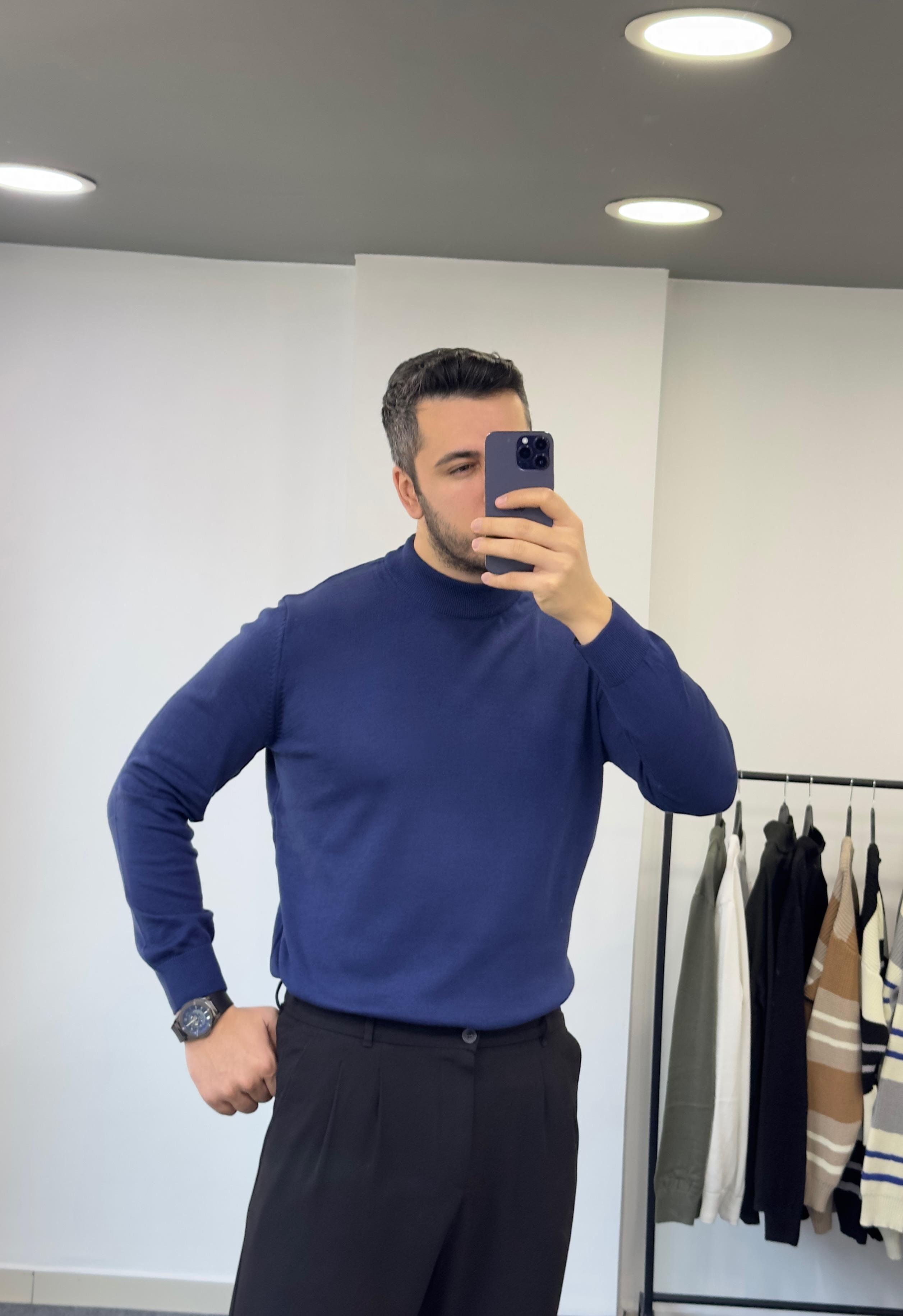 Yarım Balıkçı Lacivert Triko Kazak
