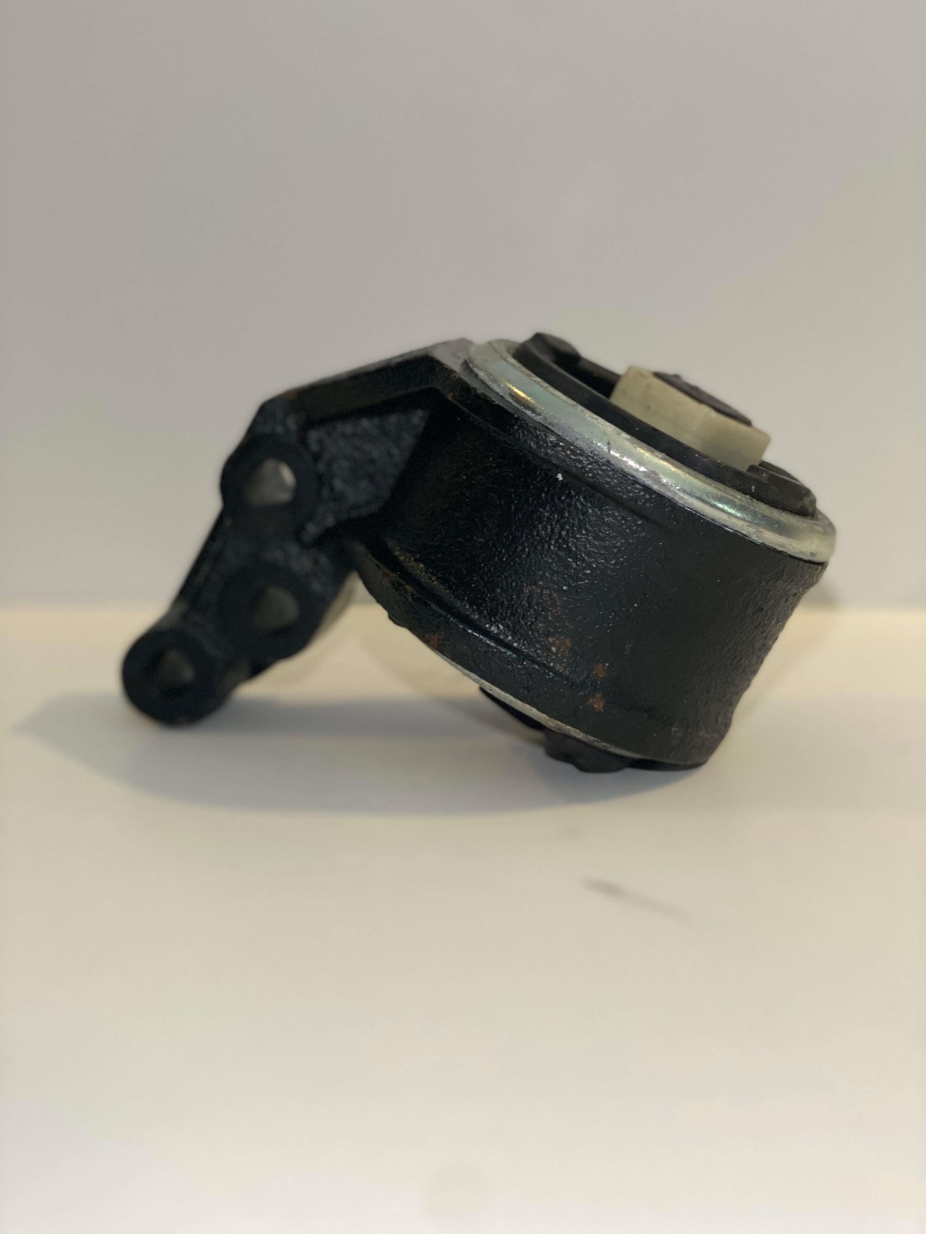 VOLVO 30611049MOTOR KULAĞI ÜST SAĞ 30611049 S40 V40 1.6 1.8 1996-2000 BENZİNLİ