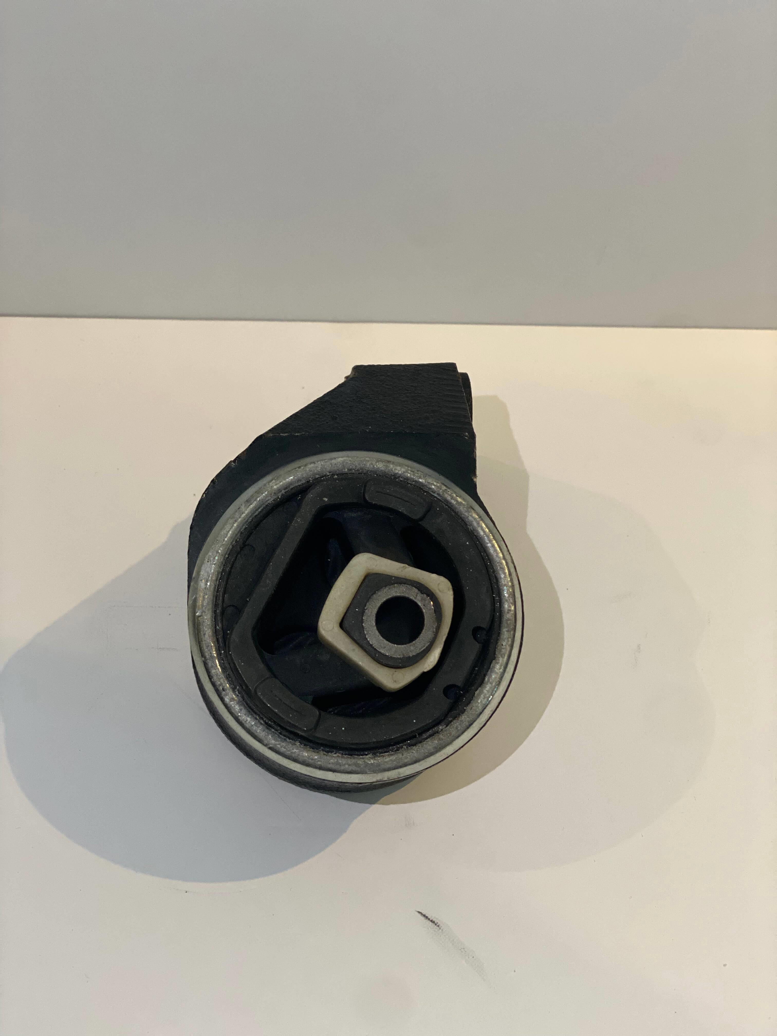 VOLVO 30611049MOTOR KULAĞI ÜST SAĞ 30611049 S40 V40 1.6 1.8 1996-2000 BENZİNLİ