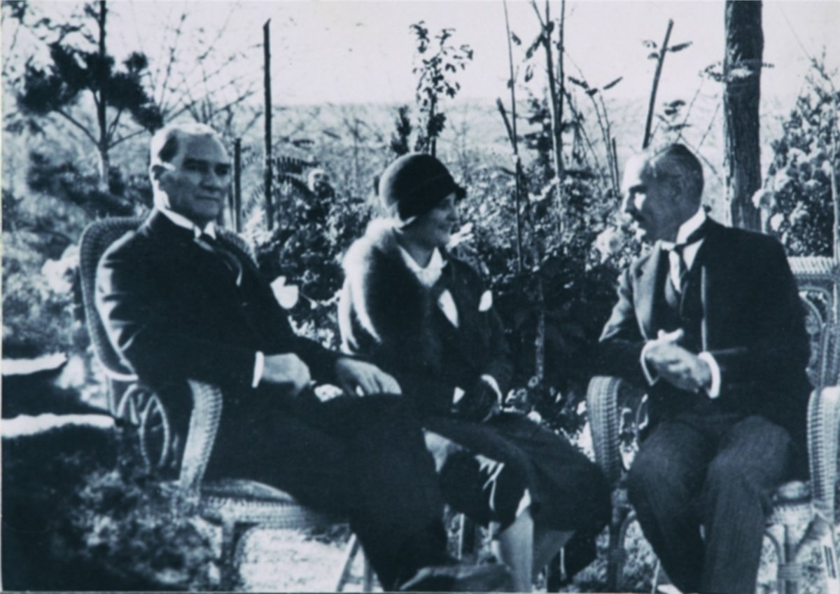 Atatürk Duvar KağıtlarıAtatürk Duvar Kağıdı