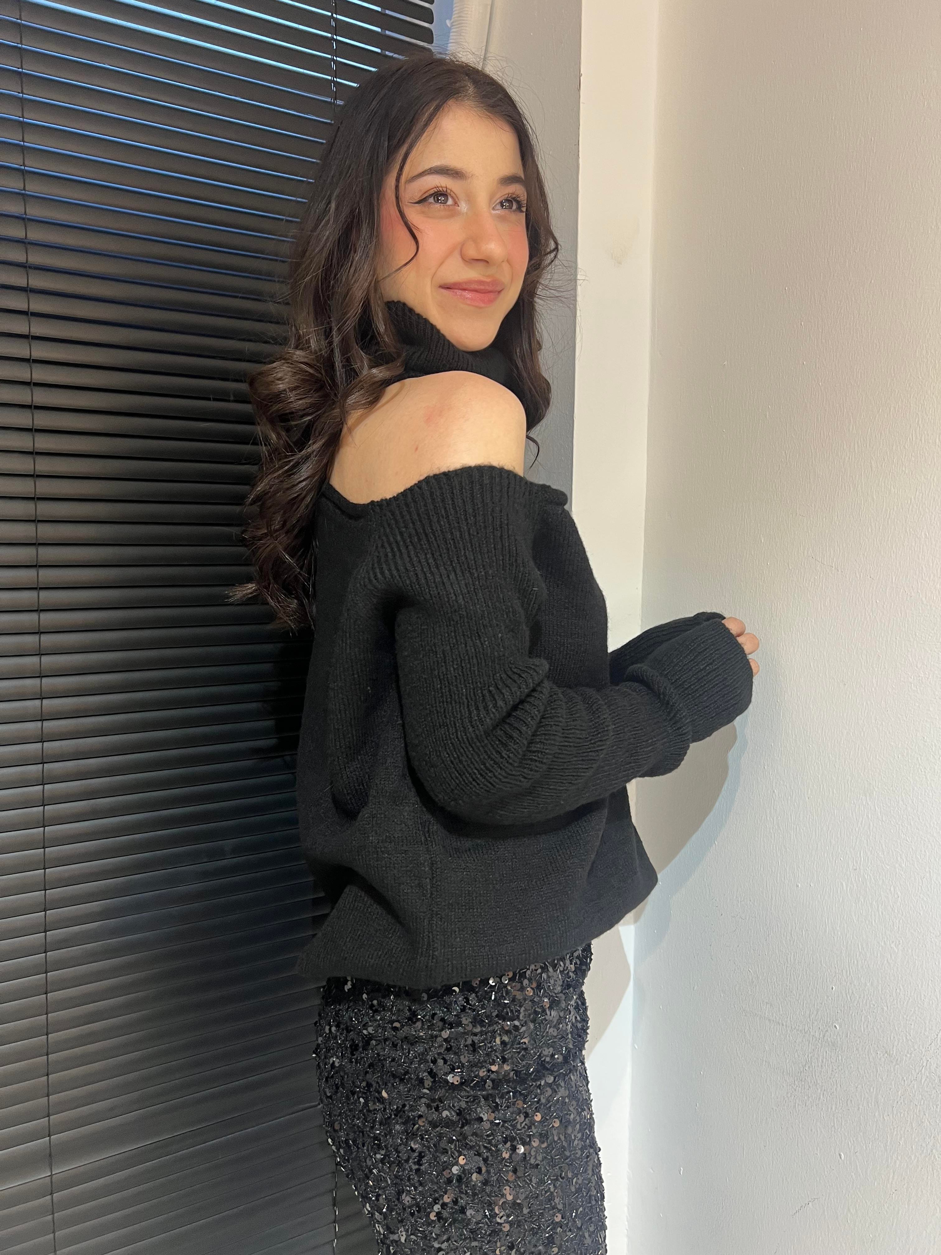 S.Boğazlı Omuz Detaylı Kazak-Siyah