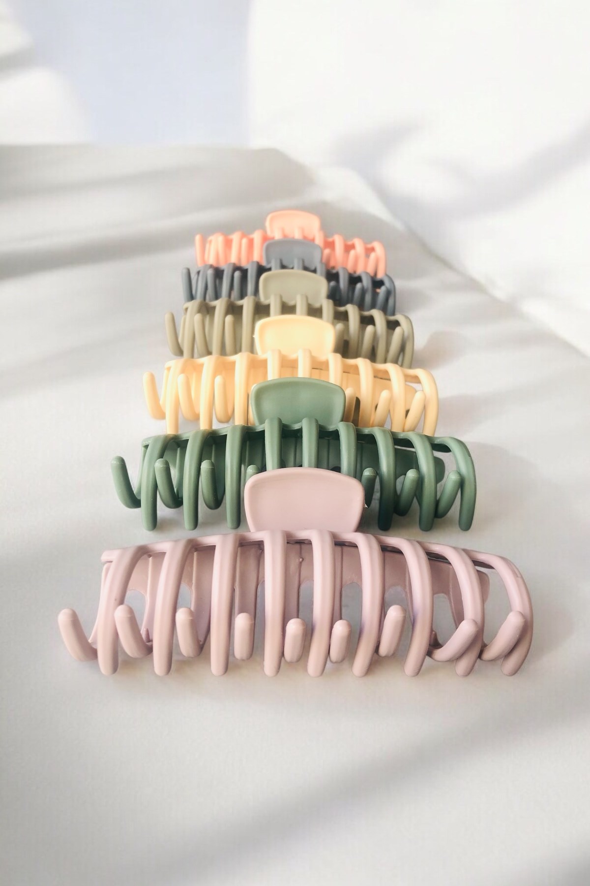 11 cm Büyük Boy Tırpan Model Renkli Kadın Saç Tokası | 6’lı Set – Güçlü Tutuculuk – Mat Yüzey