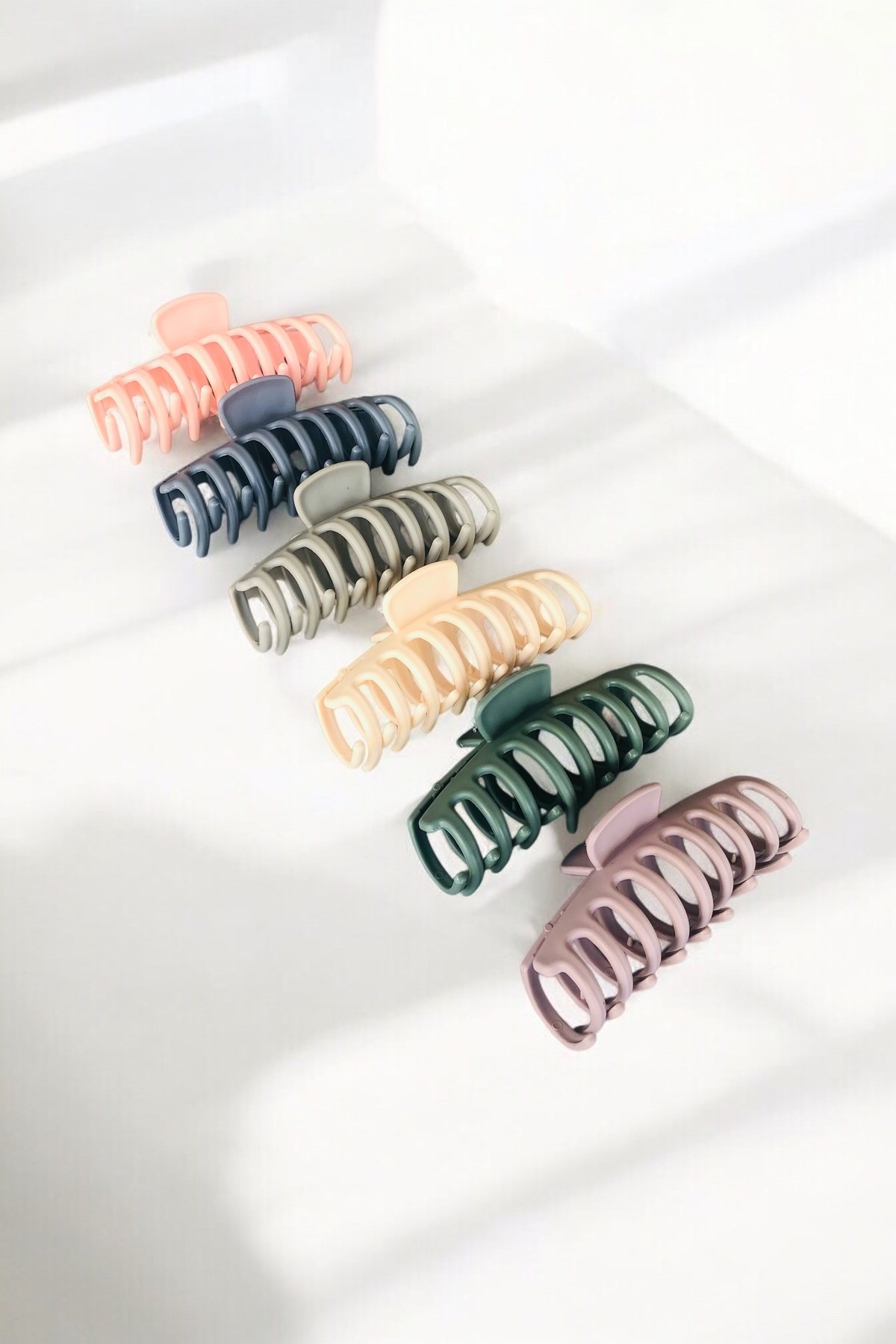 11 cm Büyük Boy Tırpan Model Renkli Kadın Saç Tokası | 6’lı Set – Güçlü Tutuculuk – Mat Yüzey