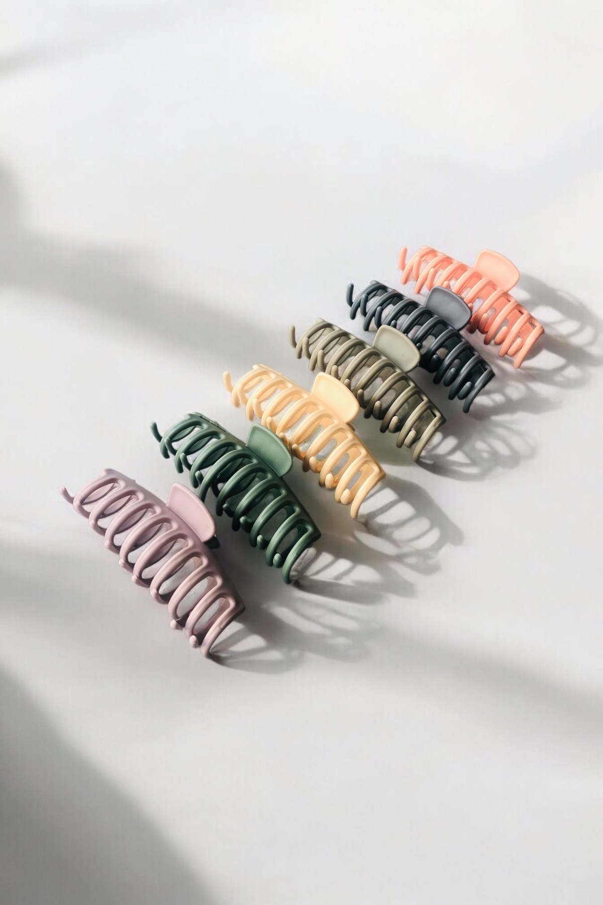 11 cm Büyük Boy Tırpan Model Renkli Kadın Saç Tokası | 6’lı Set – Güçlü Tutuculuk – Mat Yüzey