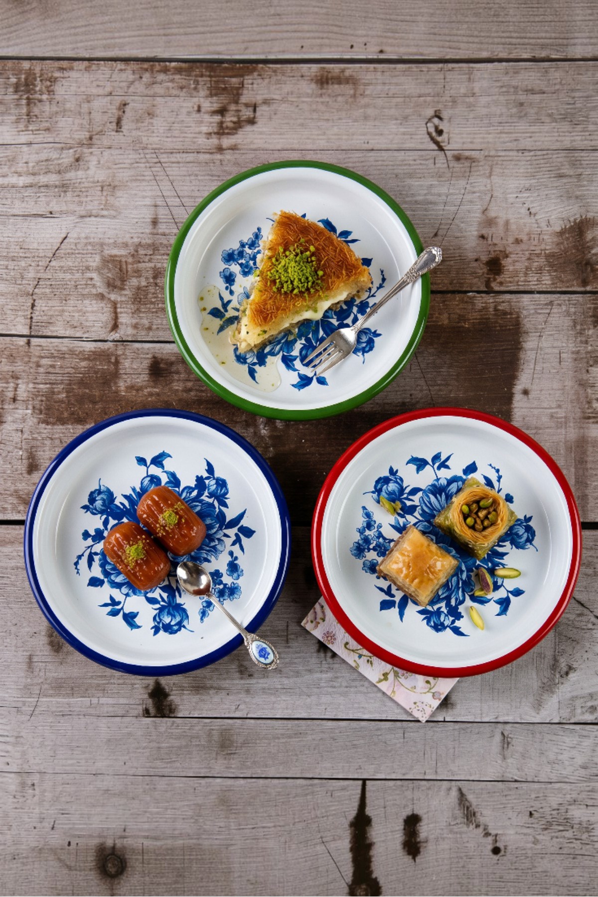 16 Cm 3 Parça 3 Renk Emaye Tabak 3 Kişilik Kahve Tabağı, Servis Tabağı Çerez Tabağı, Hediye,