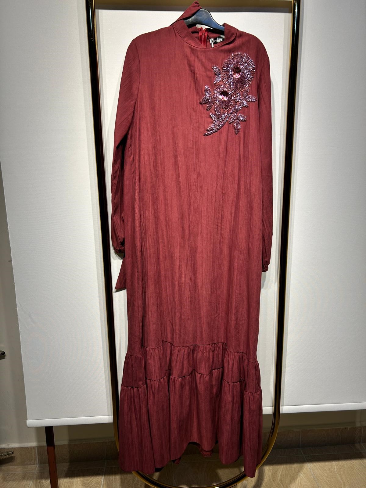 26LSELB7066 CUPRA KRAŞ ELBİSE OMZU TAŞLI ELBİSE
