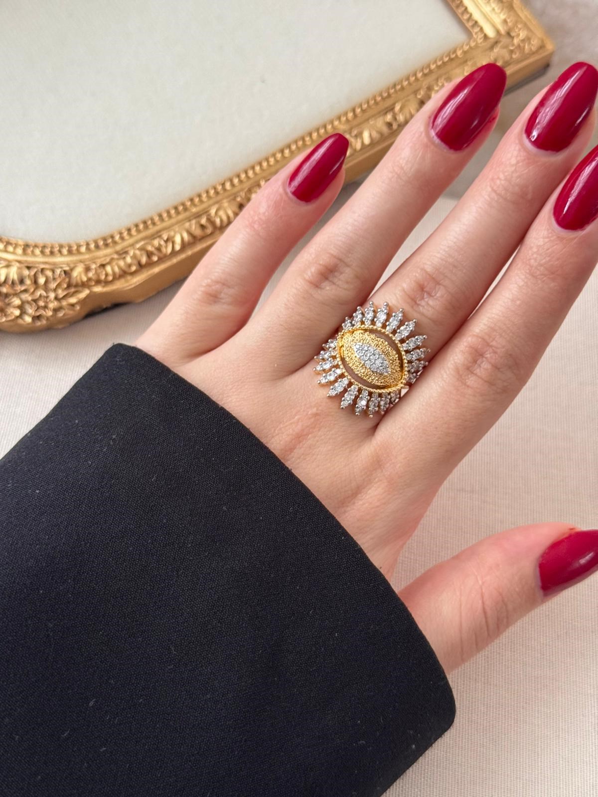 Beyaz Eye Zirkon Taşlı Gold Yüzük