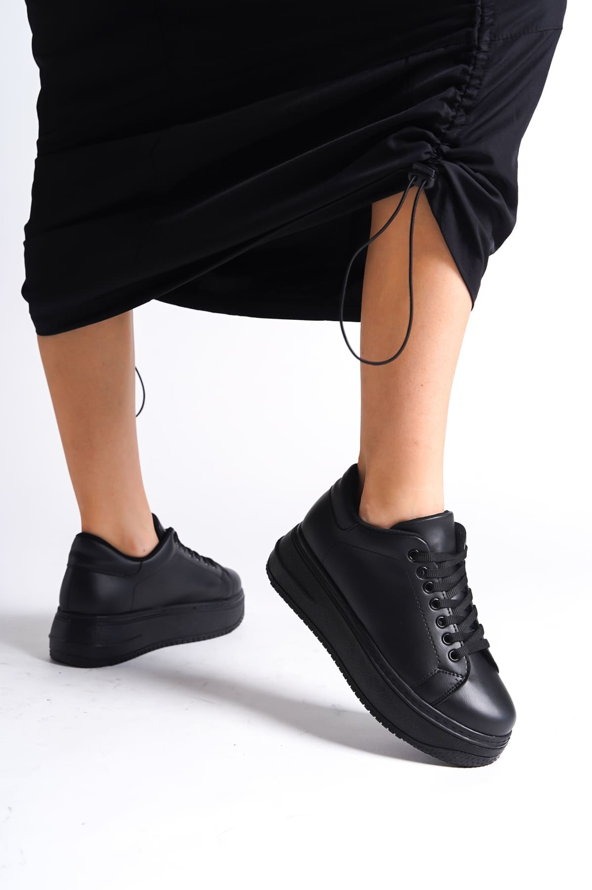 BIANA Bağcıklı Ortopedik Taban Kadın Sneaker Spor Ayakkabı CST - Siyah