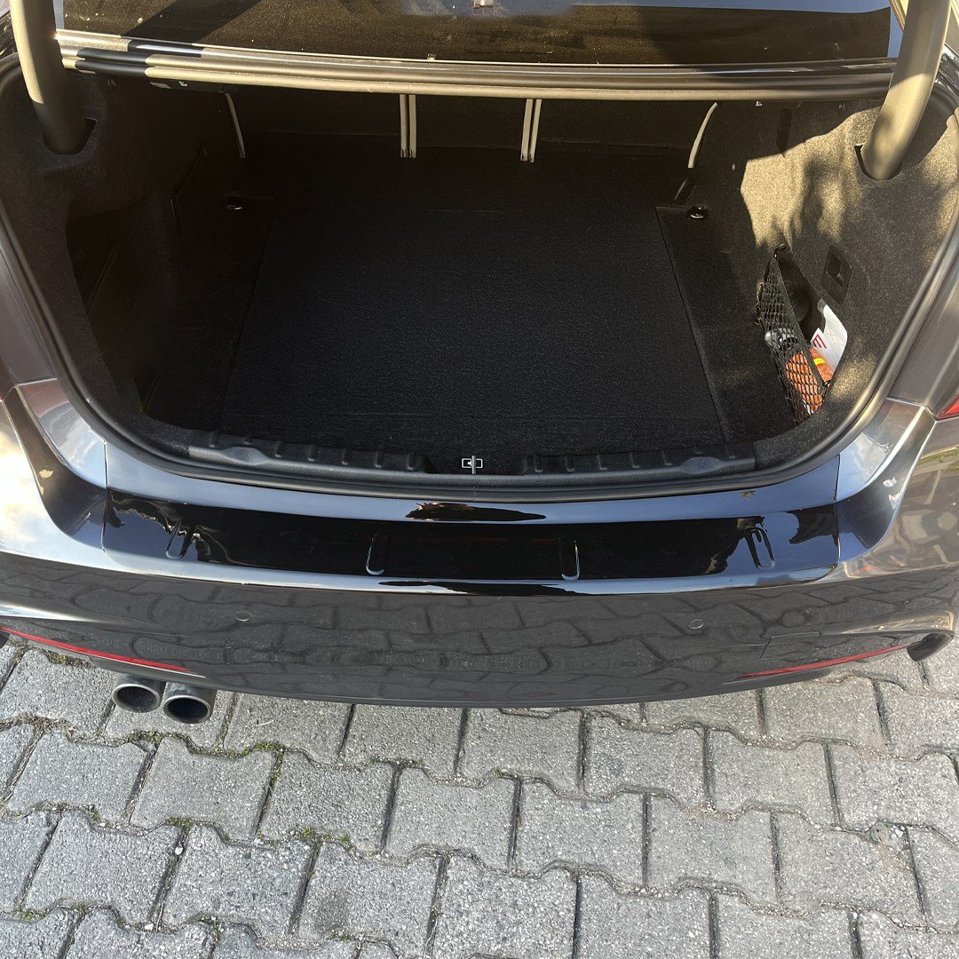 Bmw F30 Sedan Parlak Siyah Arka Tampon Eşiği 2011-2019 Yılı ve Arasına Uyumludur