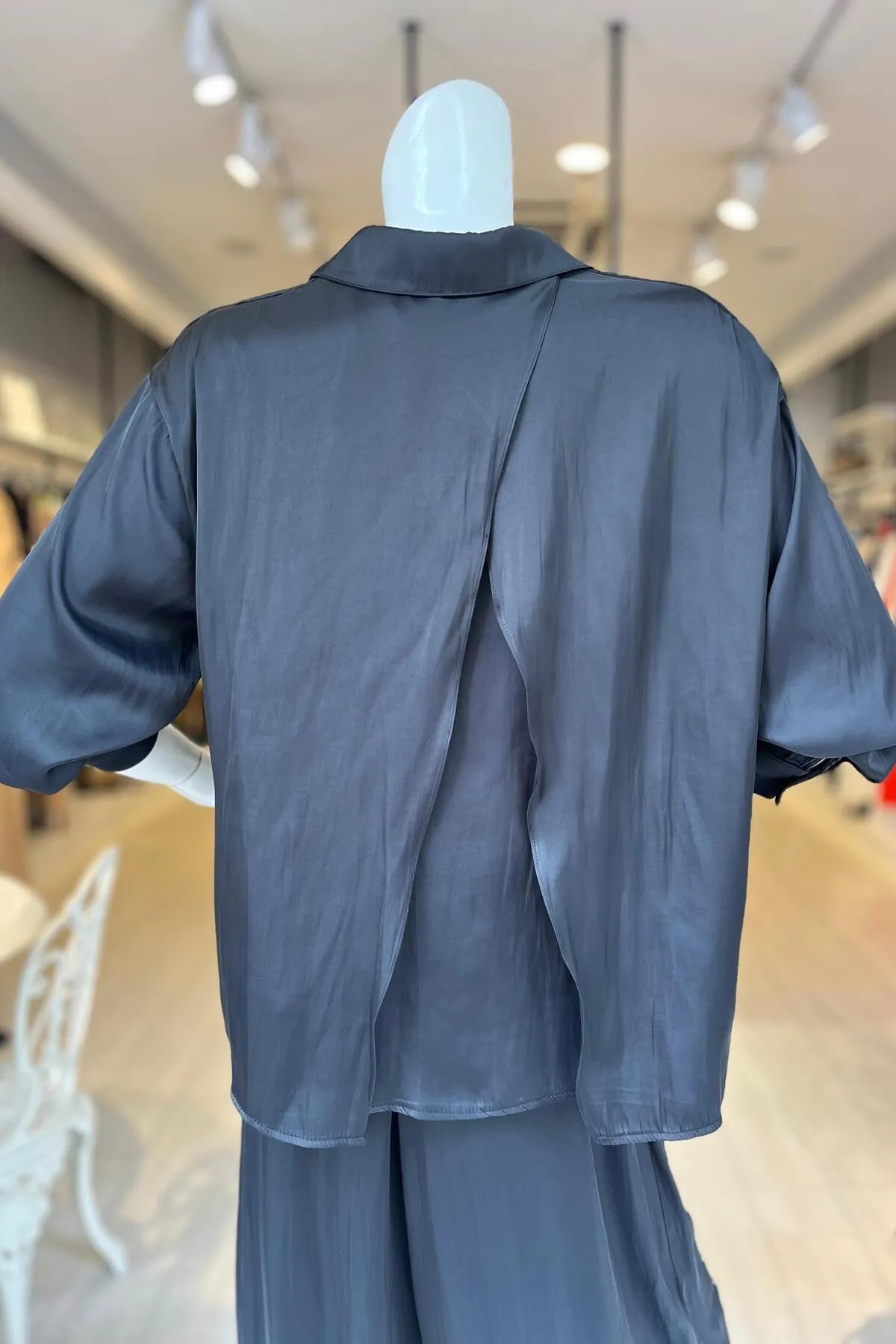 CEREMONY Arkası Minik Taş Volan Detaylı Önden Düğmeli Ocean Kısa Gömlek