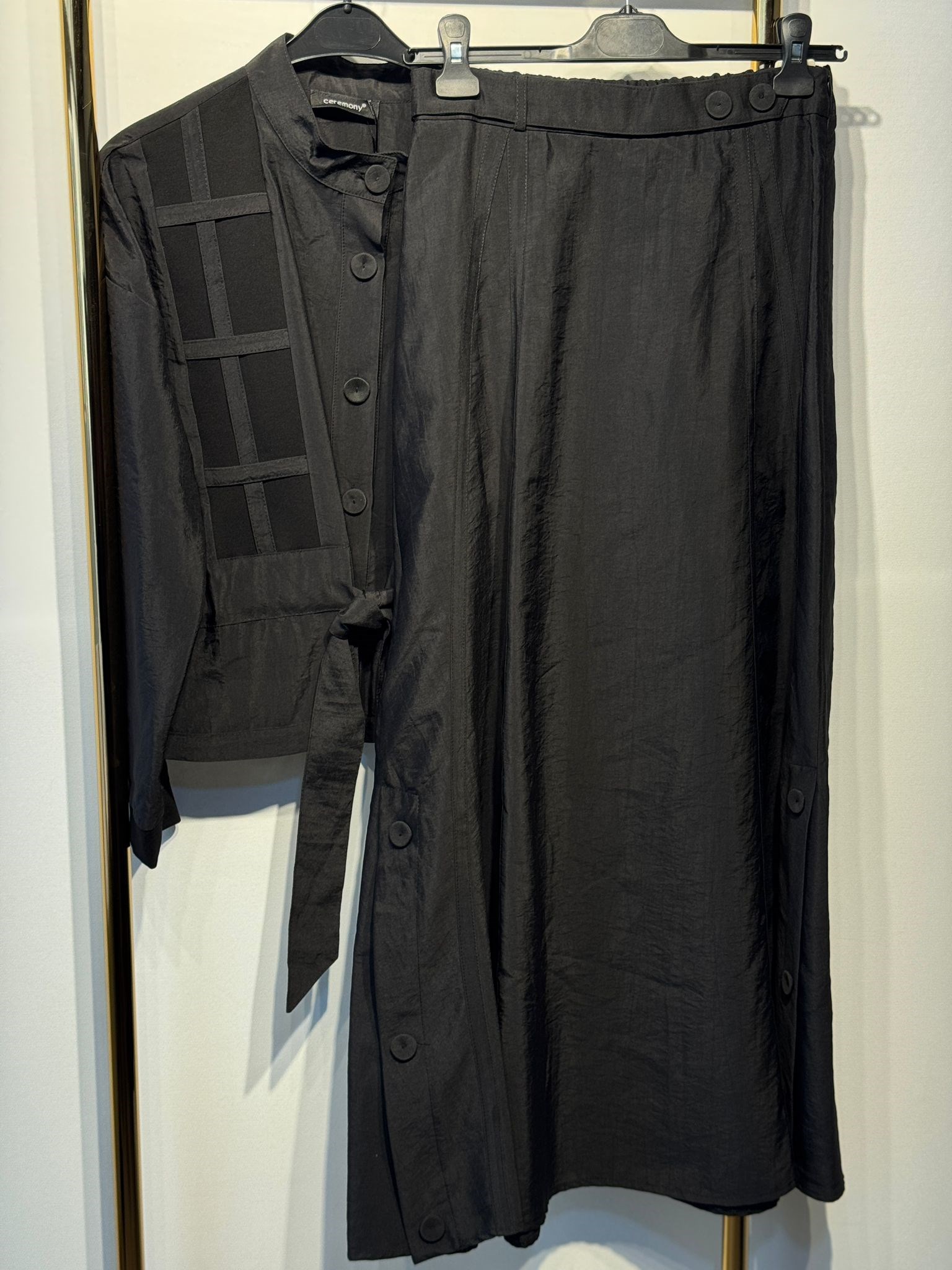 CEREMONY Ceketi Kafes Detaylı Eteğinin Yanları Düğme Detaylı Takım