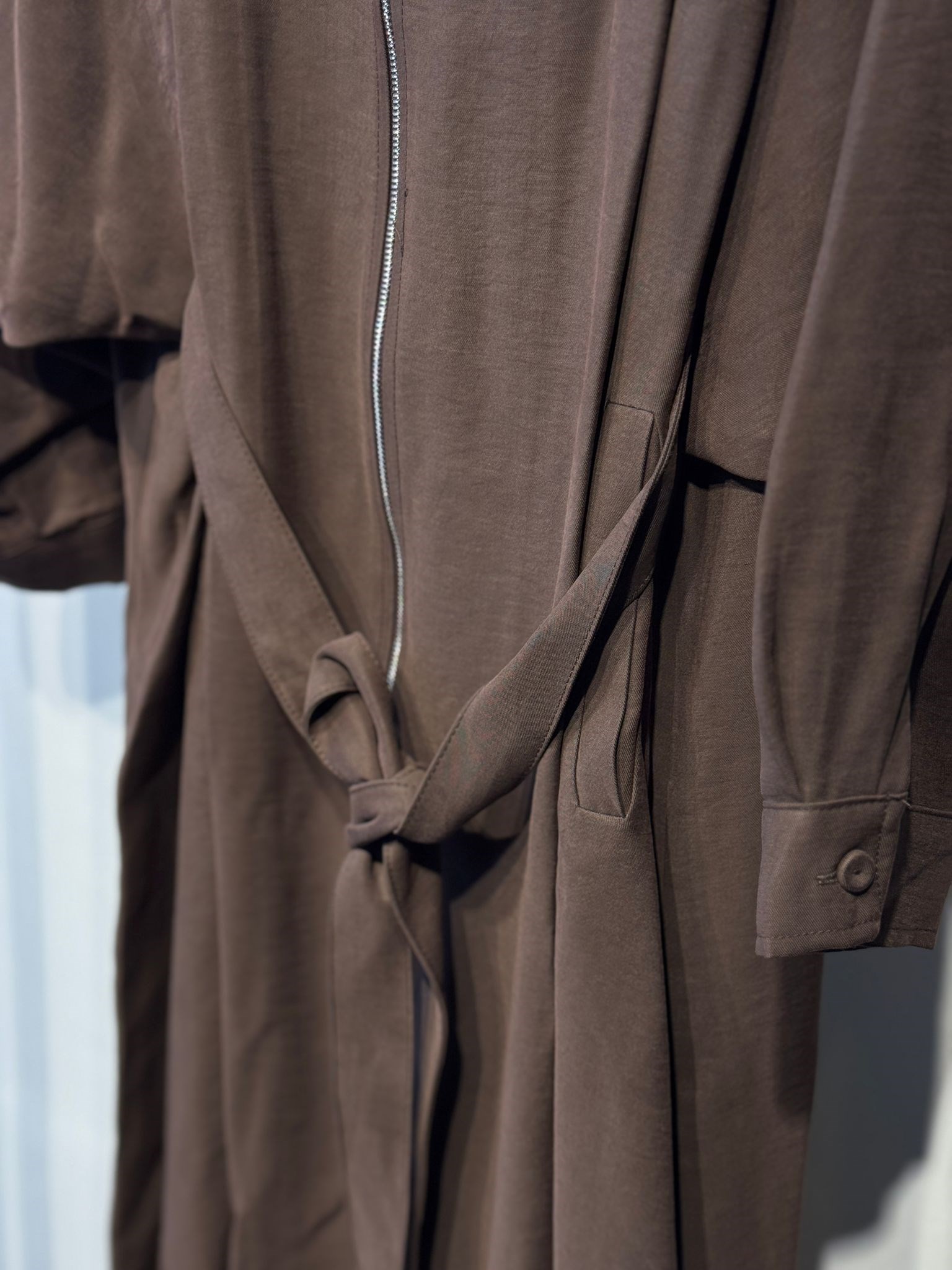 CEREMONY Önden Fermuarlı Tek Kolu Taş Detay İçten Kemerli Kap