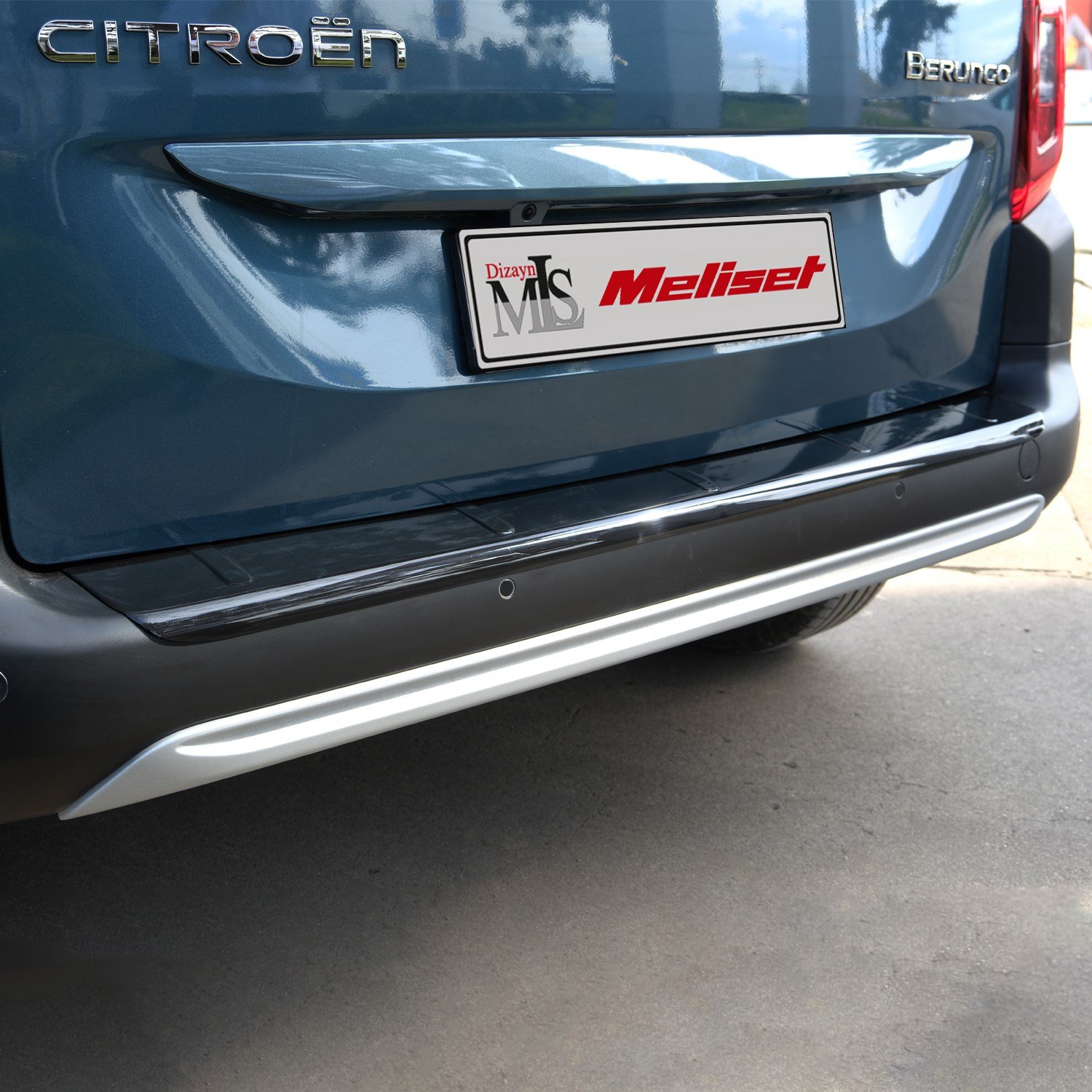 Citroen Berlingo Parlak Siyah Arka Tampon Eşiği 2019 Yılı ve Sonrasına Uyumludur