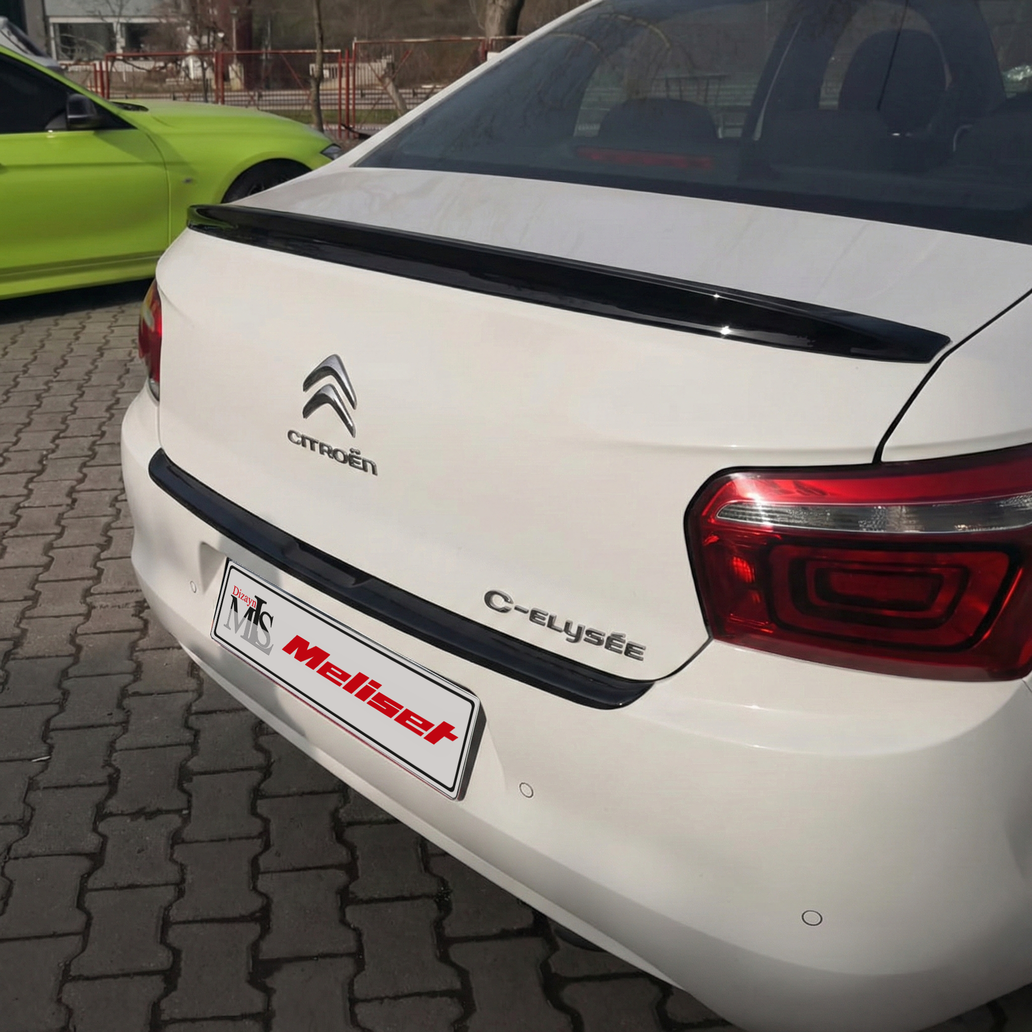 Citroen C-Elysee Parlak Siyah Arka Tampon Eşiği 2012 Yılı ve Sonrasına Uyumludur